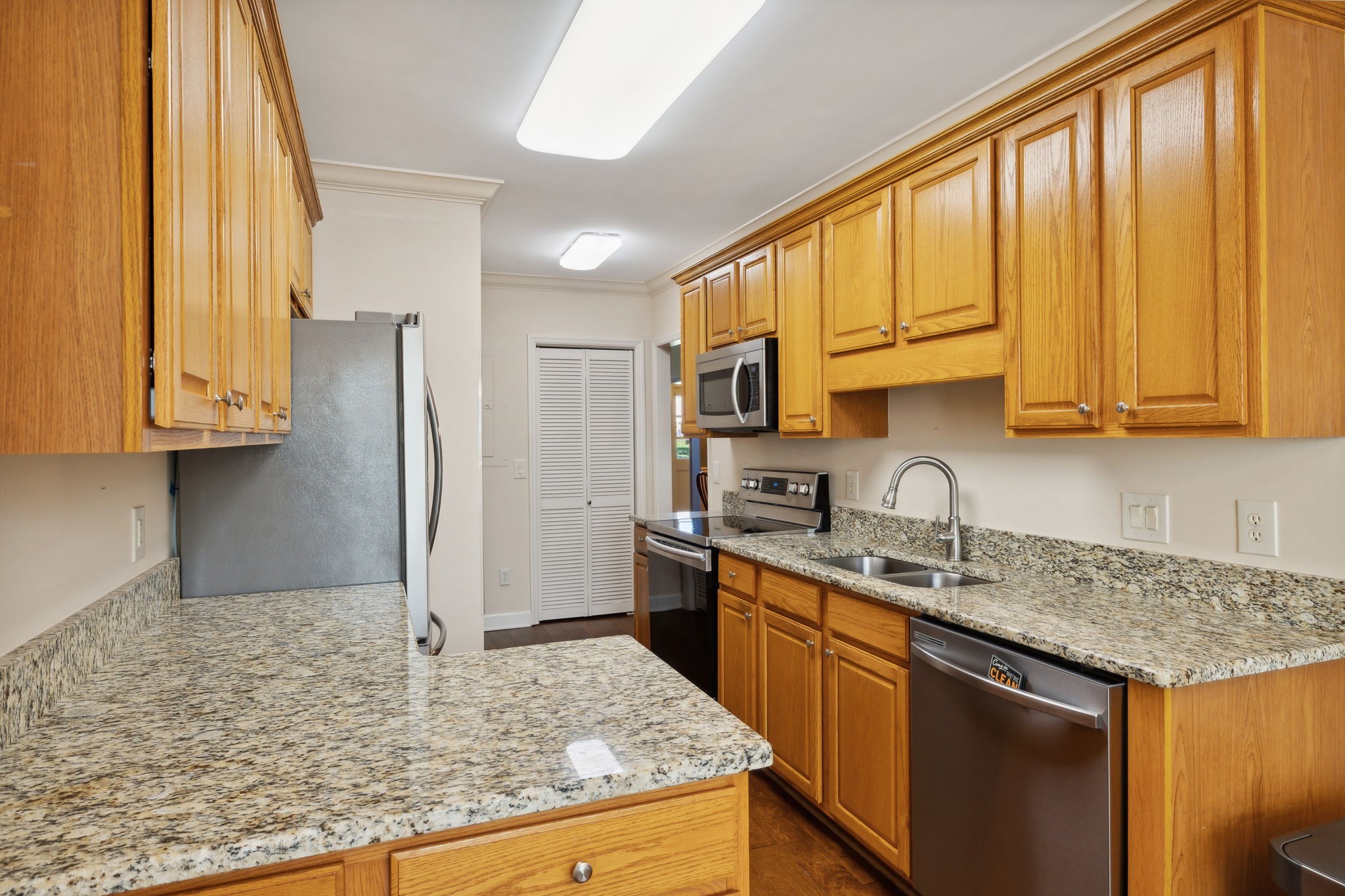 6035 Sunrise Cir