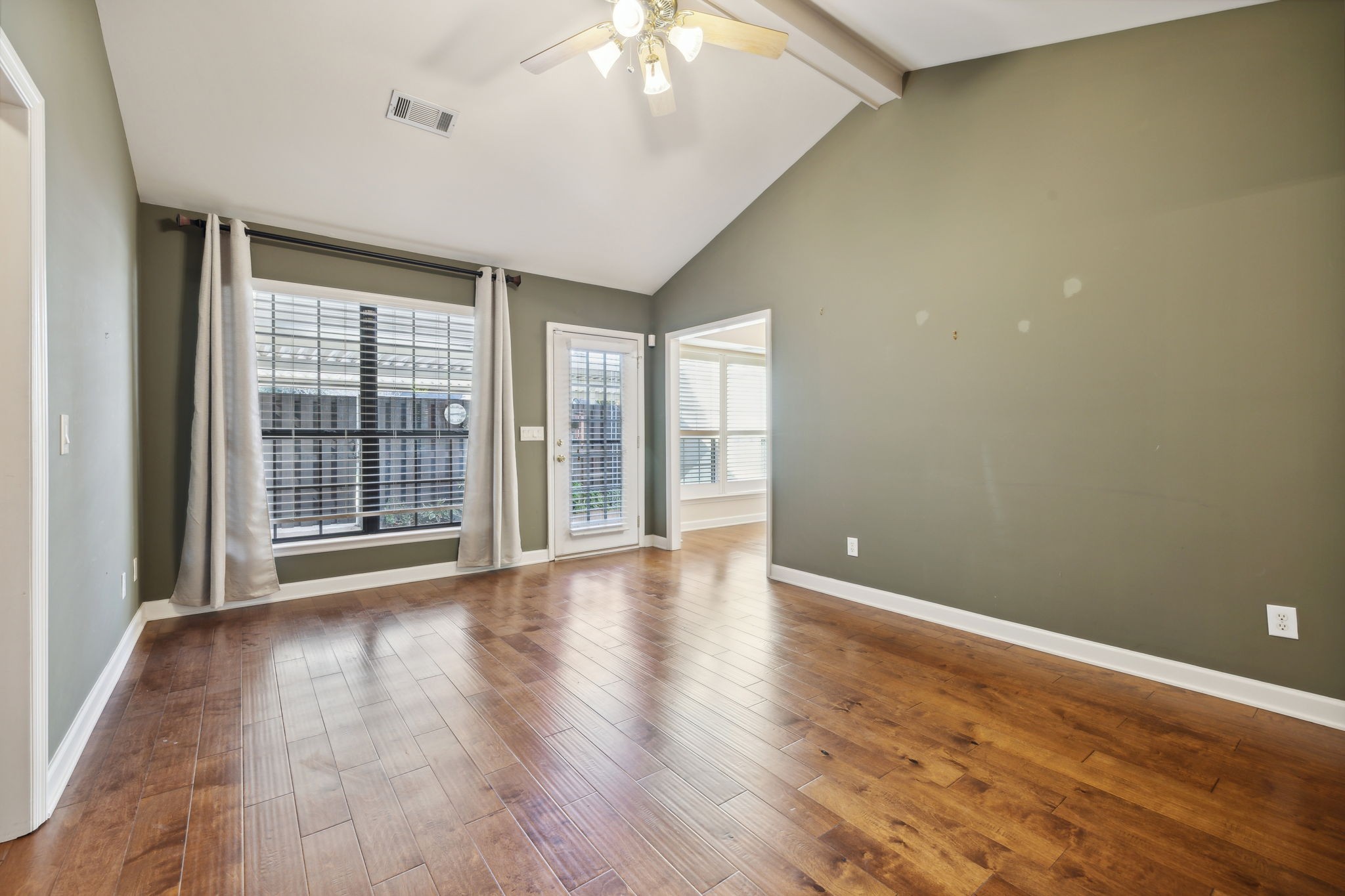 6035 Sunrise Cir