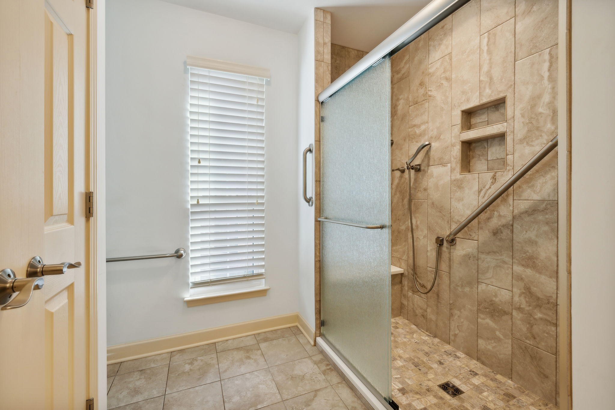 6035 Sunrise Cir