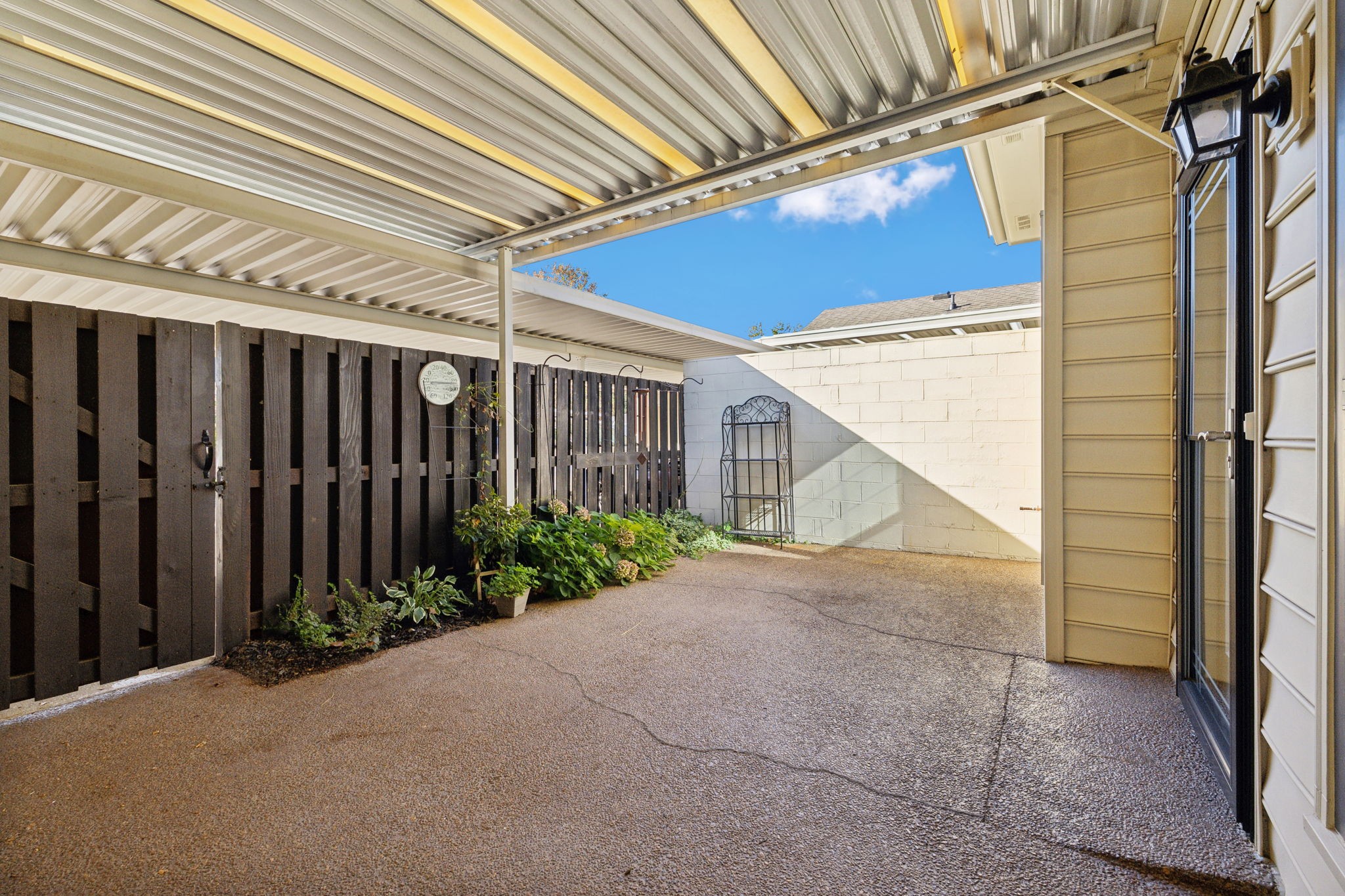 6035 Sunrise Cir