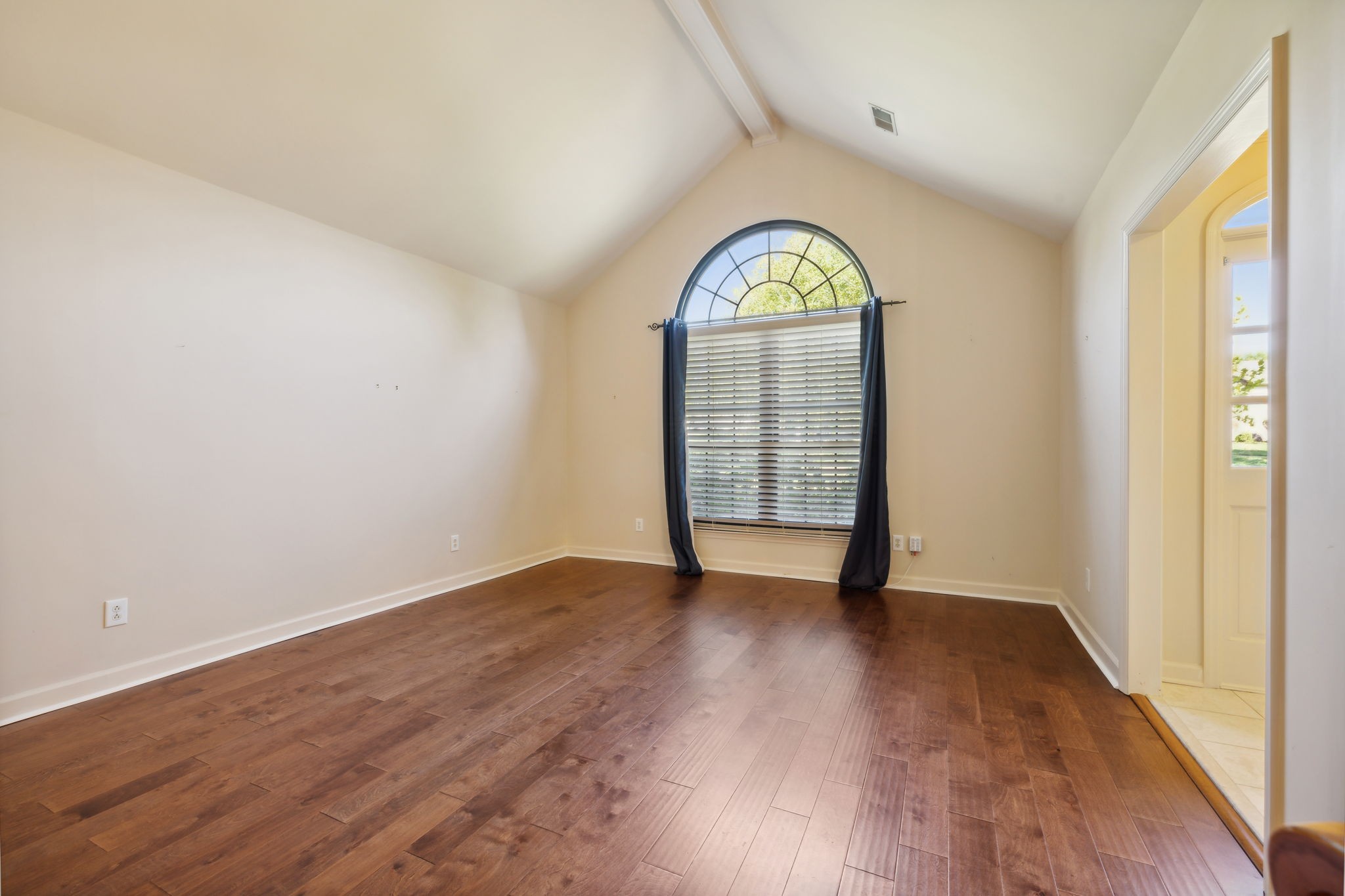 6035 Sunrise Cir