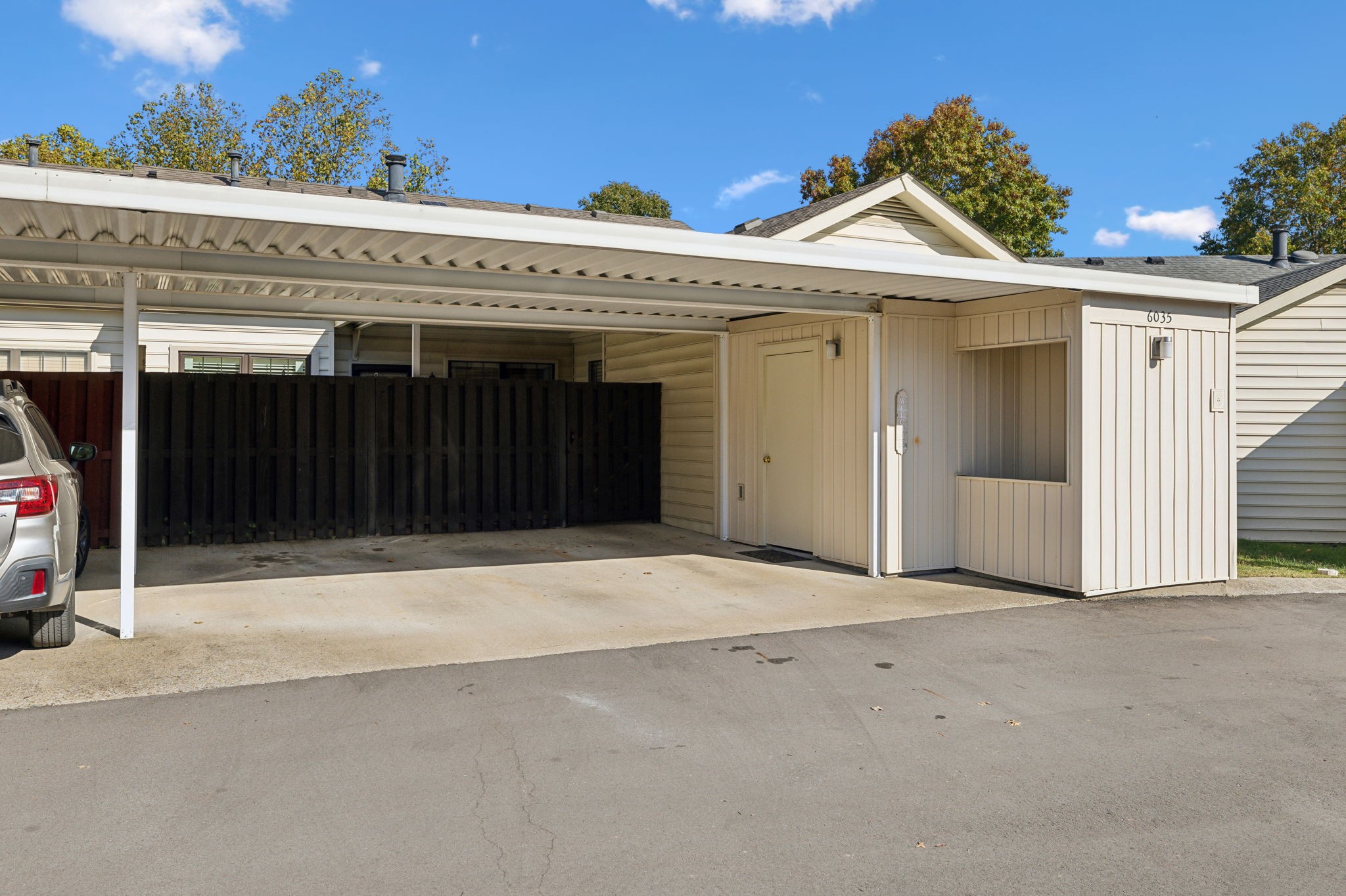 6035 Sunrise Cir