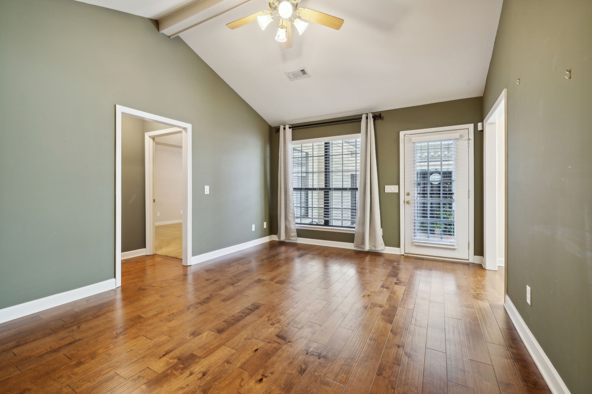6035 Sunrise Cir