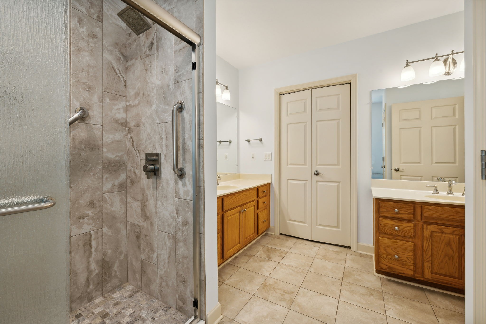 6035 Sunrise Cir