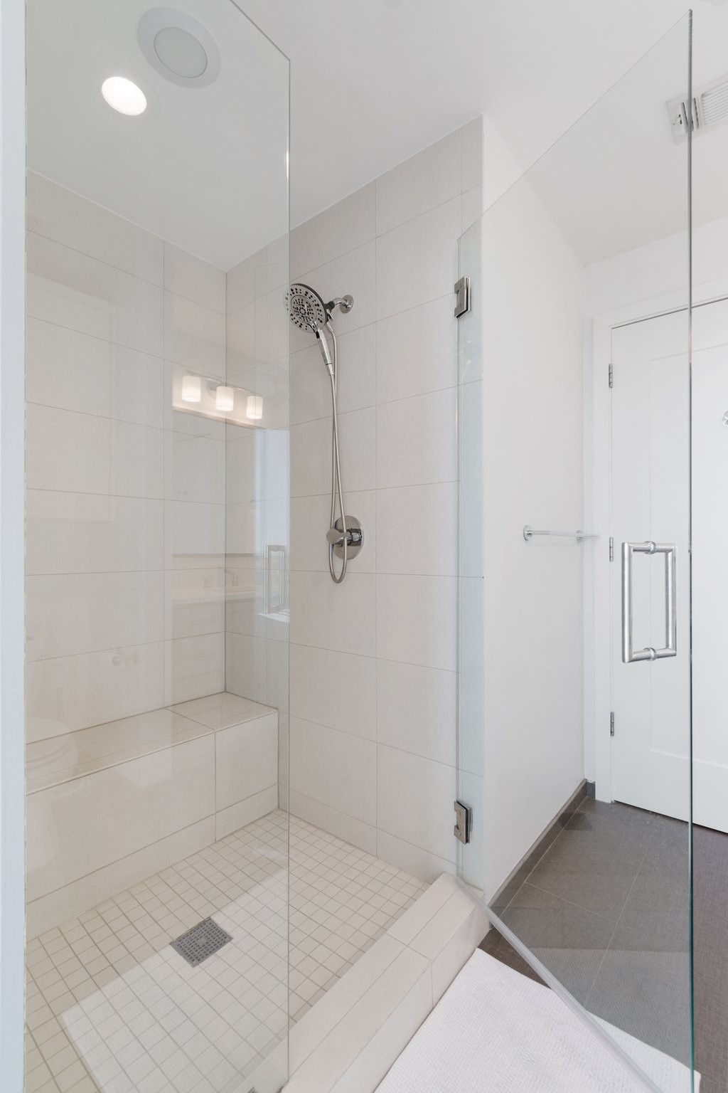 1212 Laurel St Unit: 2113