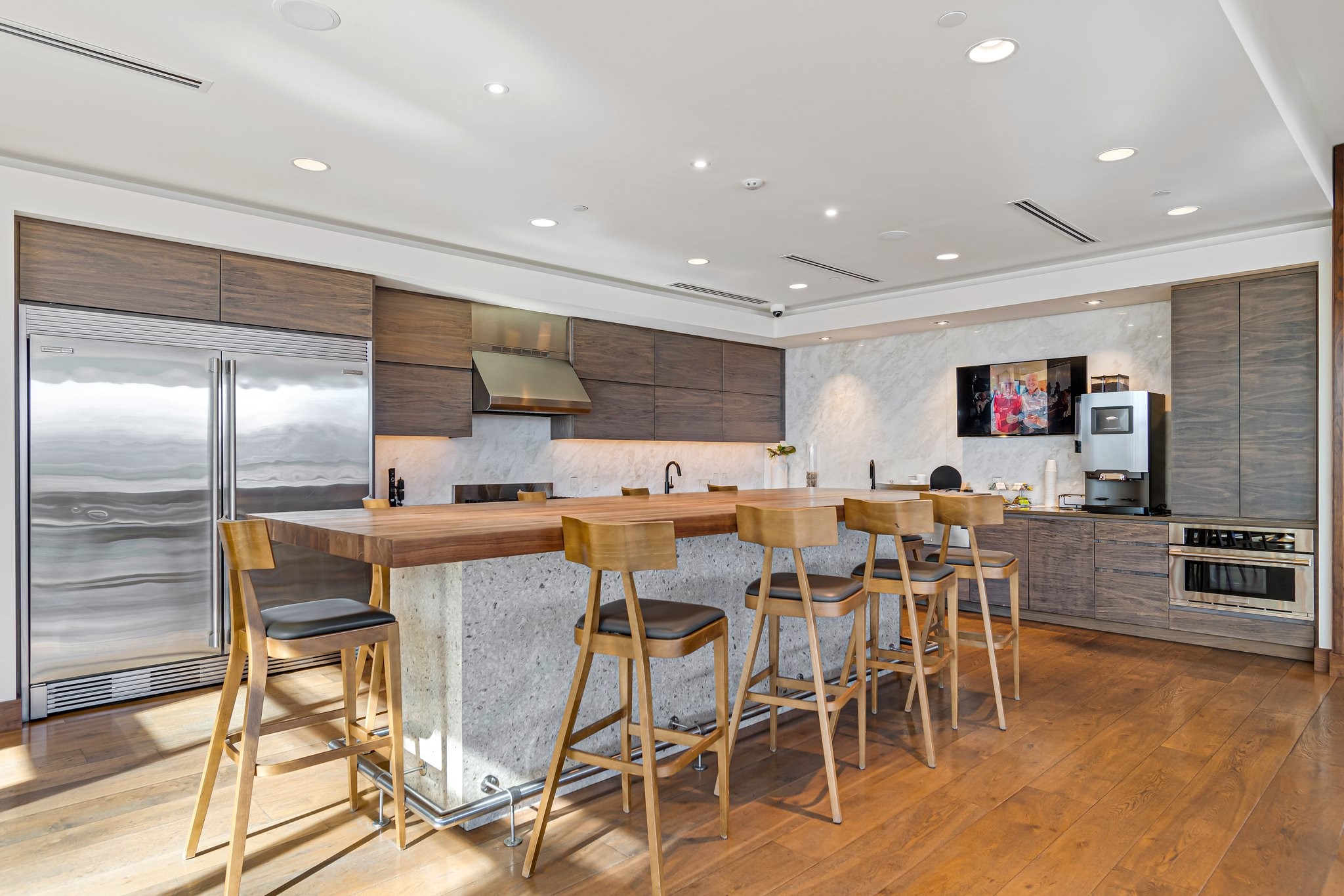1212 Laurel St Unit: 2113