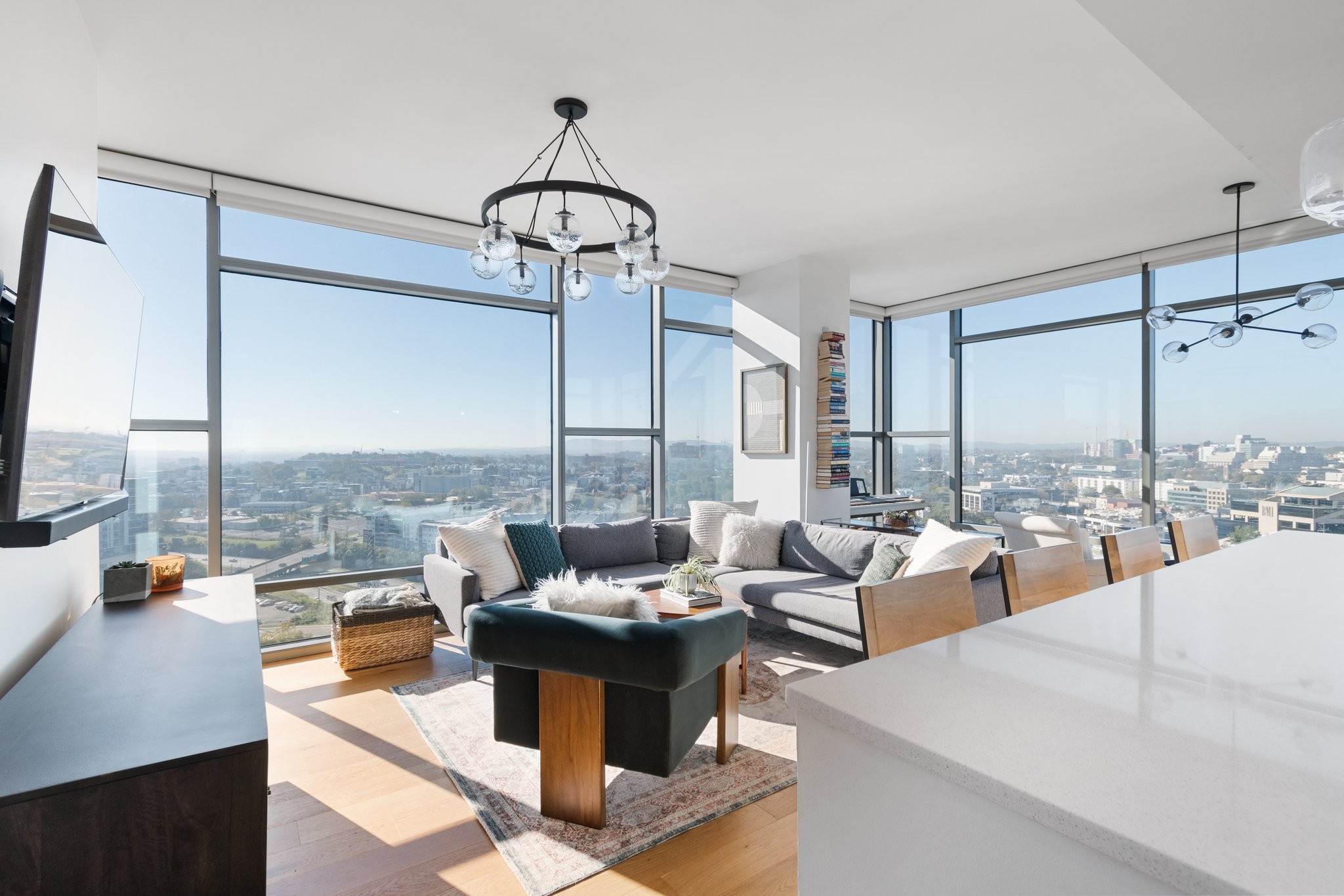 1212 Laurel St Unit: 2113