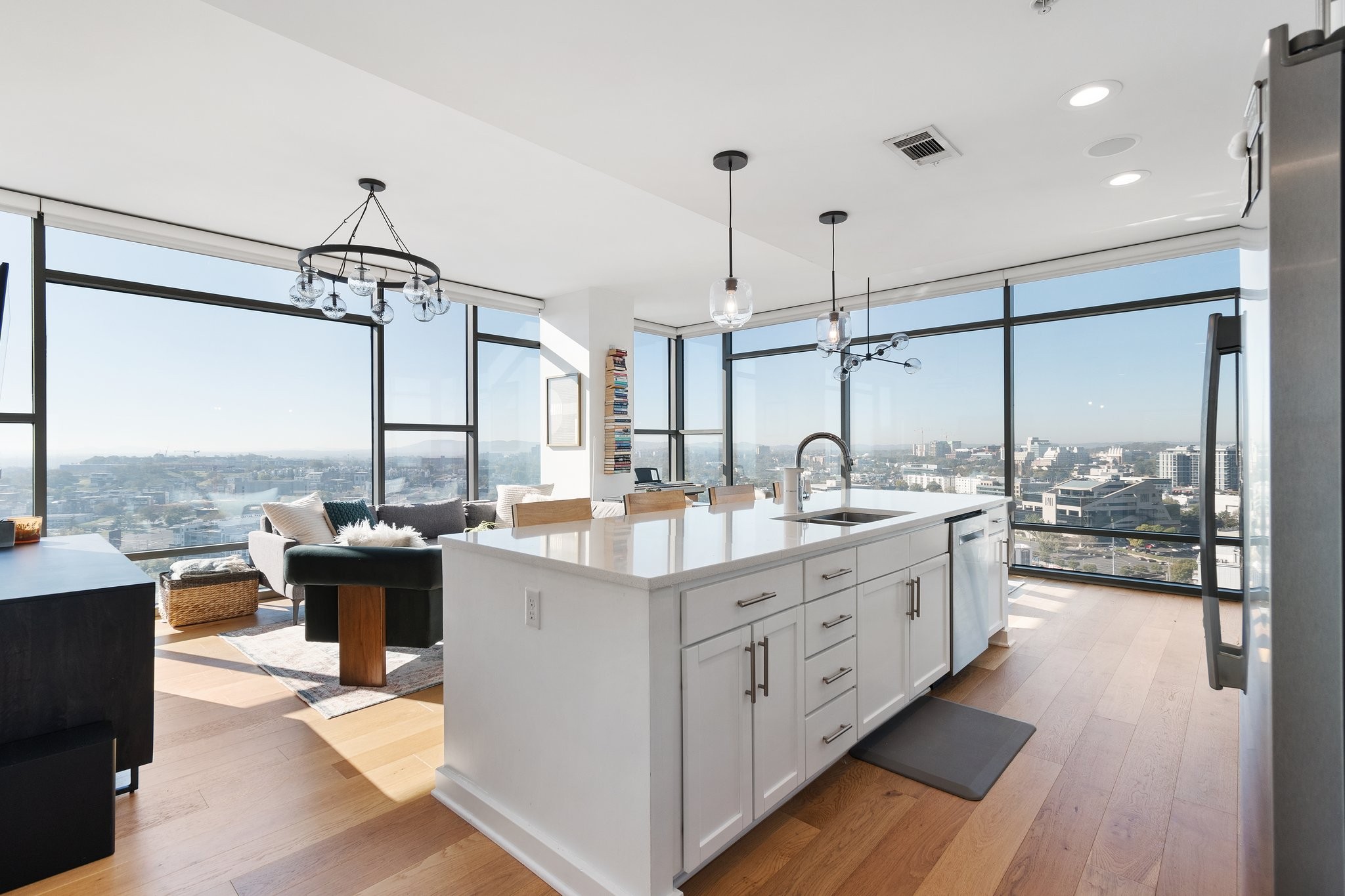 1212 Laurel St Unit: 2113