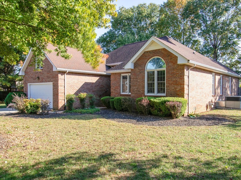 1704 Turfland Ct