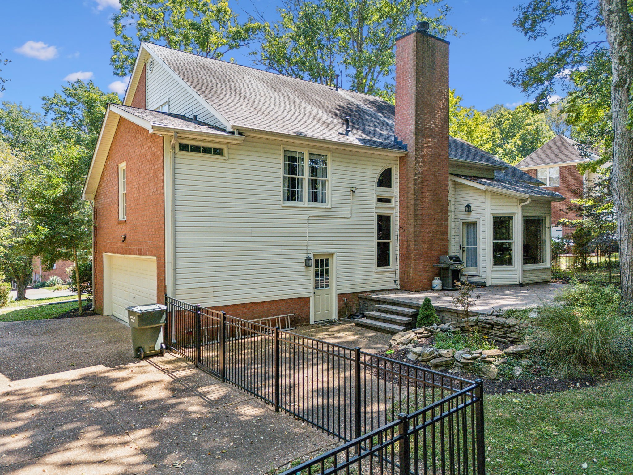 1004 Overhills Ct