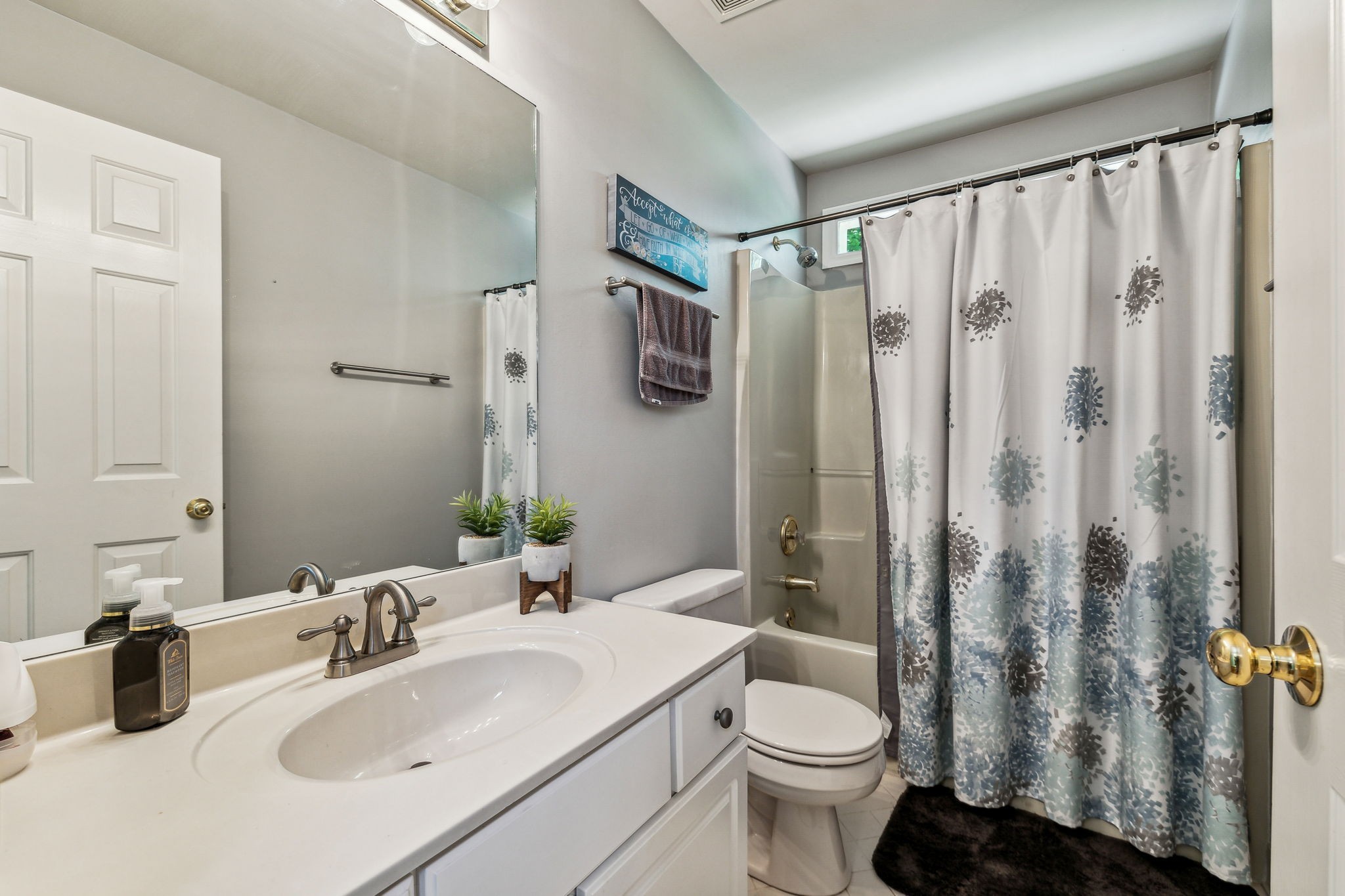 1004 Overhills Ct