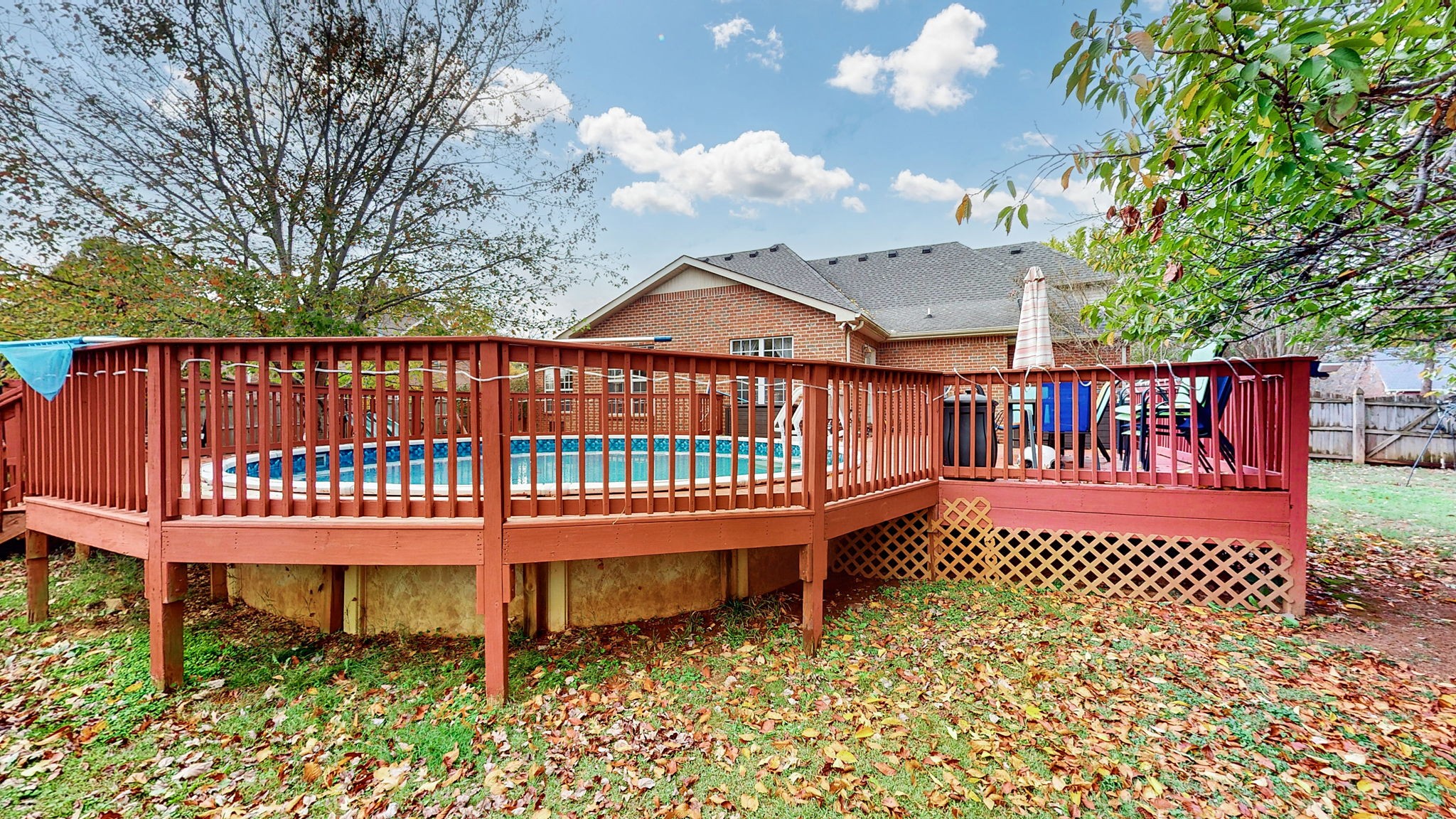 303 Robert E Lee Ln