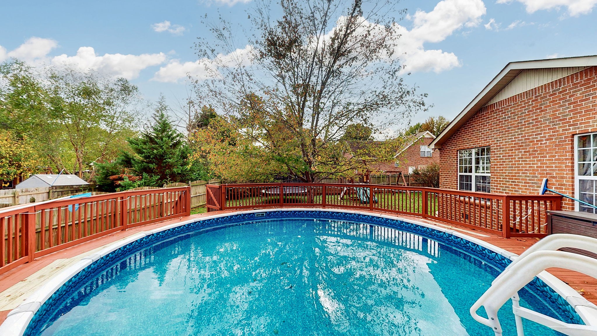 303 Robert E Lee Ln