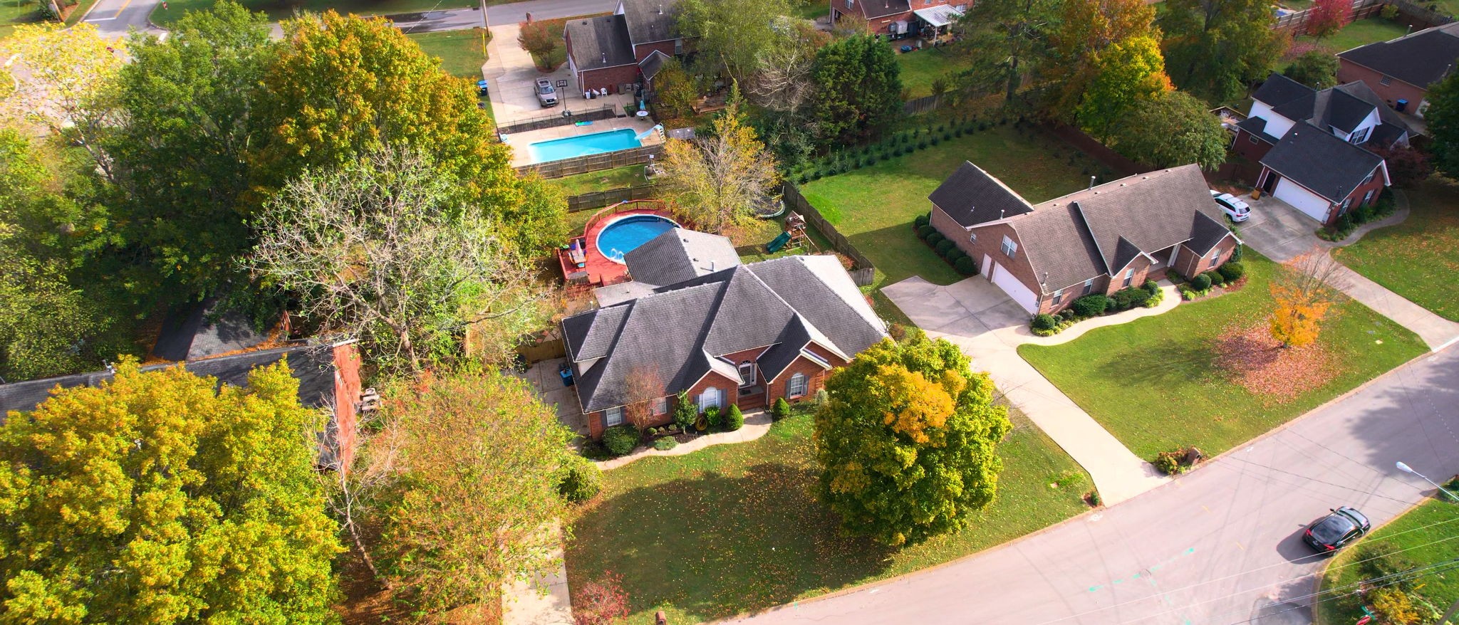 303 Robert E Lee Ln