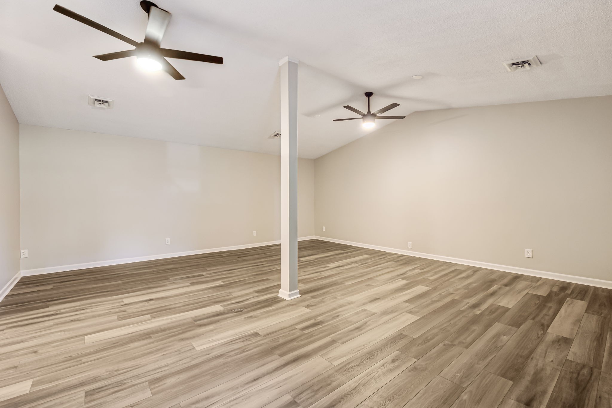 309 Kingwood Ln