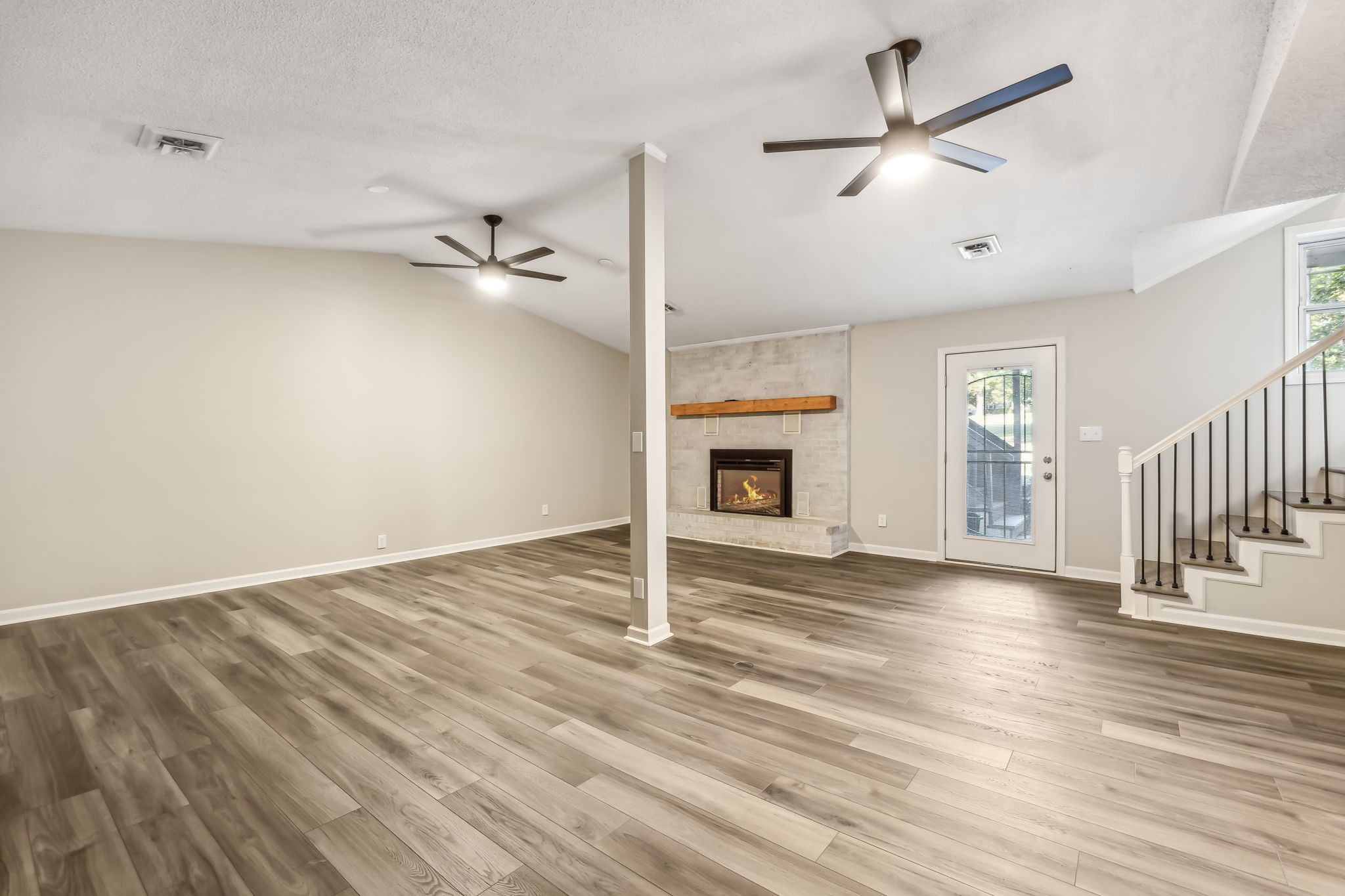 309 Kingwood Ln