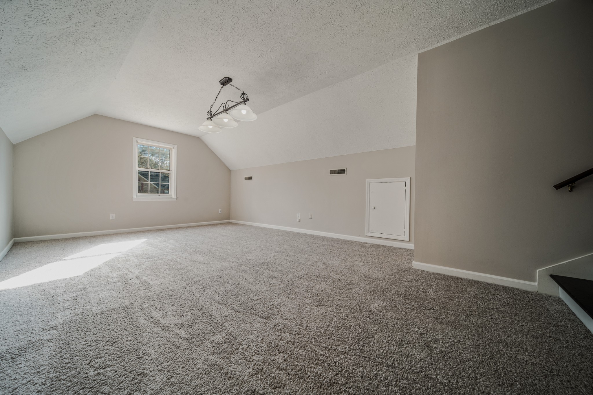 535 Woodland Hills Dr