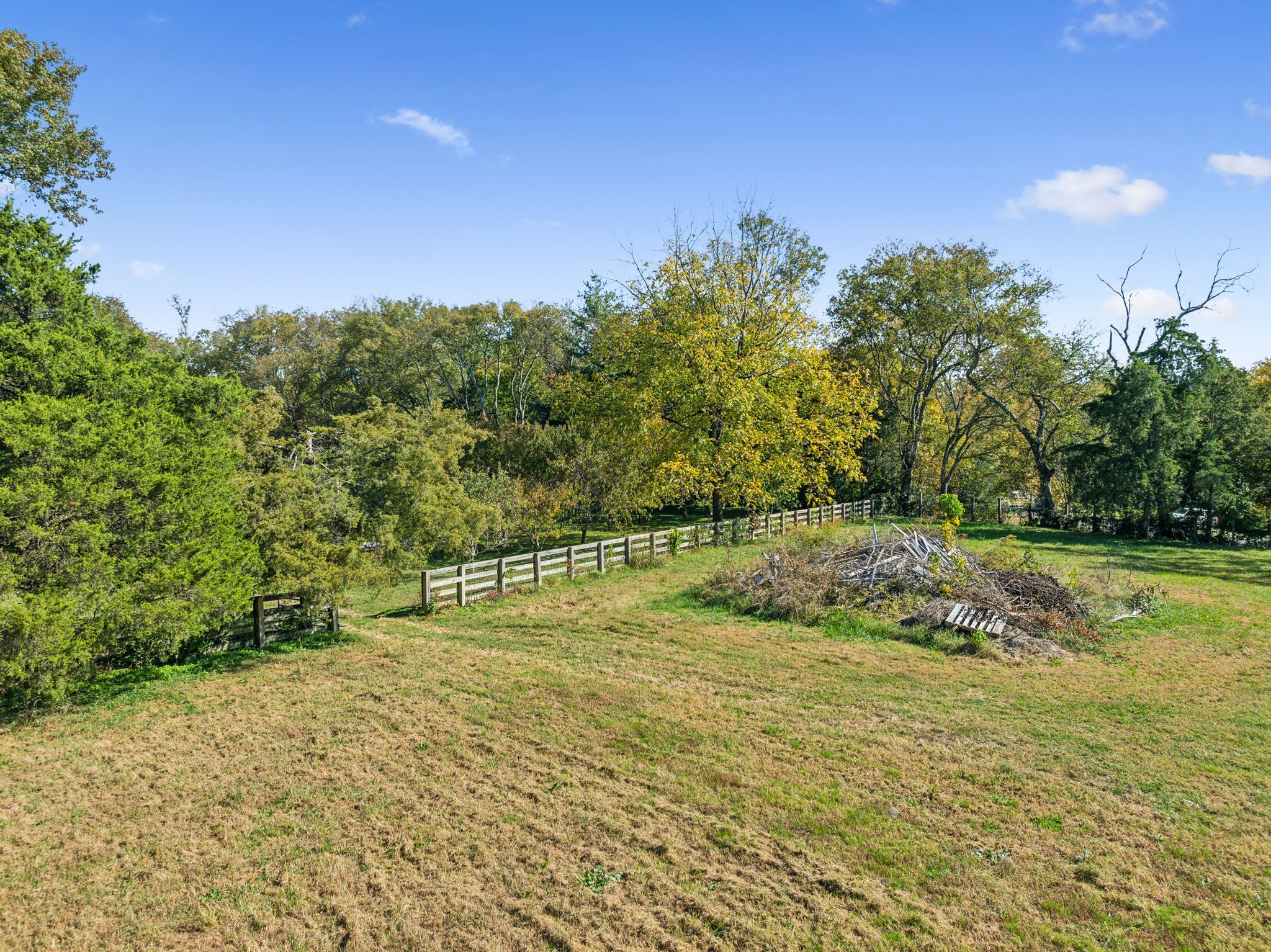 285 Haywood Ln