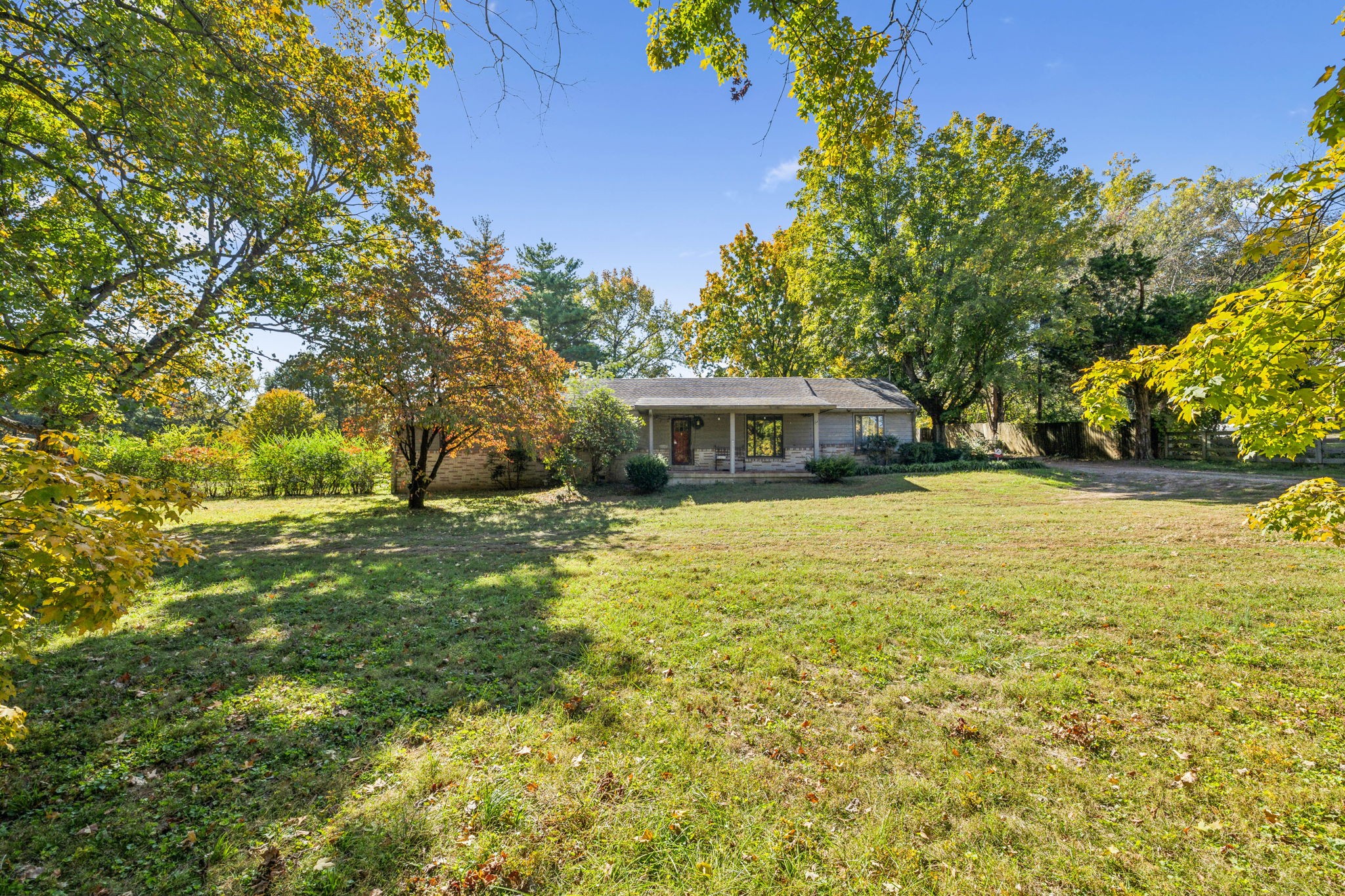 285 Haywood Ln