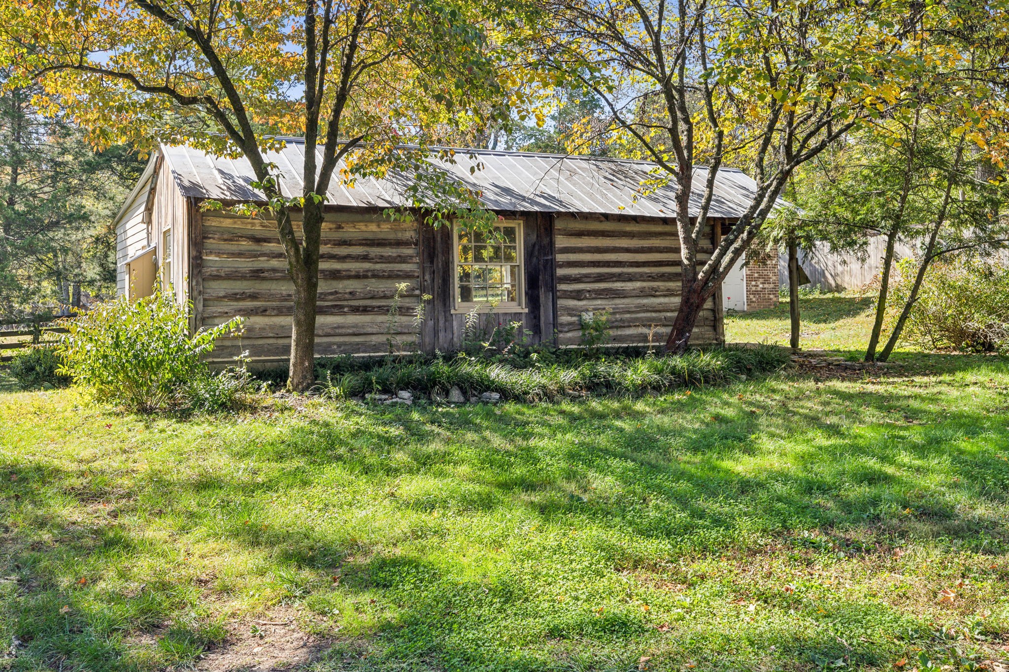 285 Haywood Ln