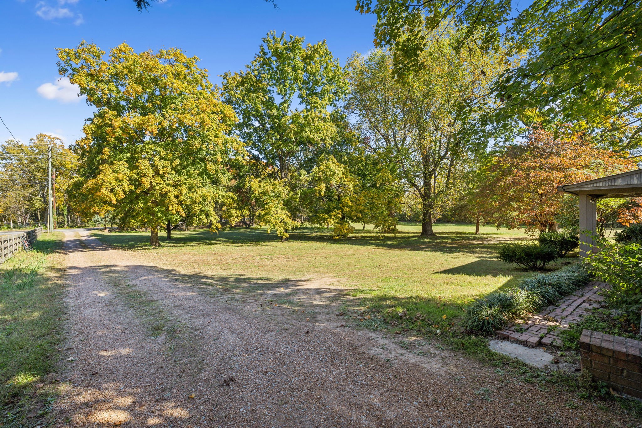 285 Haywood Ln