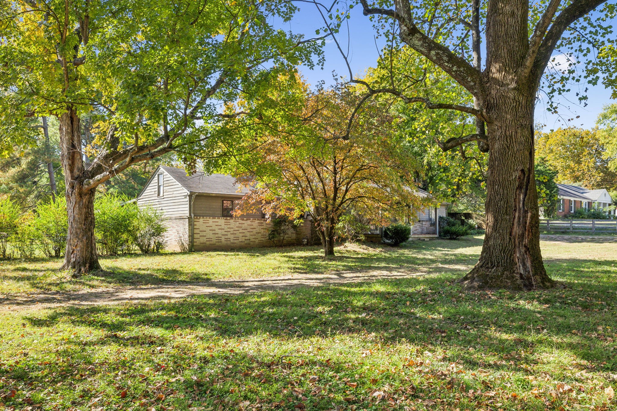 285 Haywood Ln