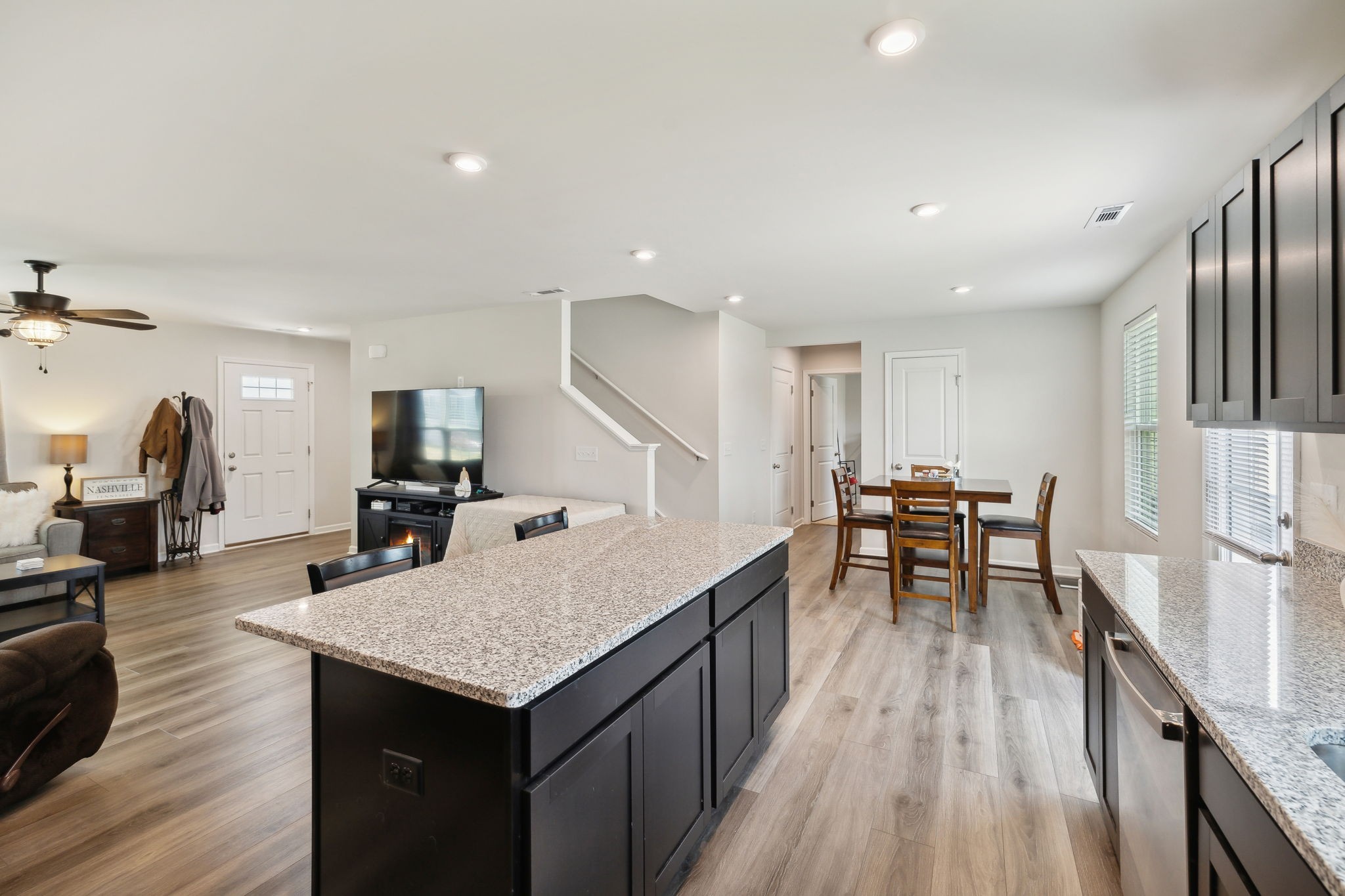 5421 Walnut Chase Dr