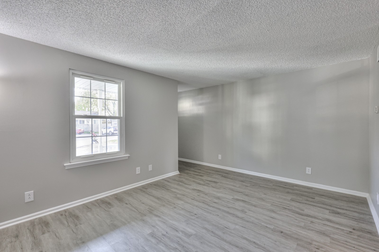 736 Ridgeview Ct