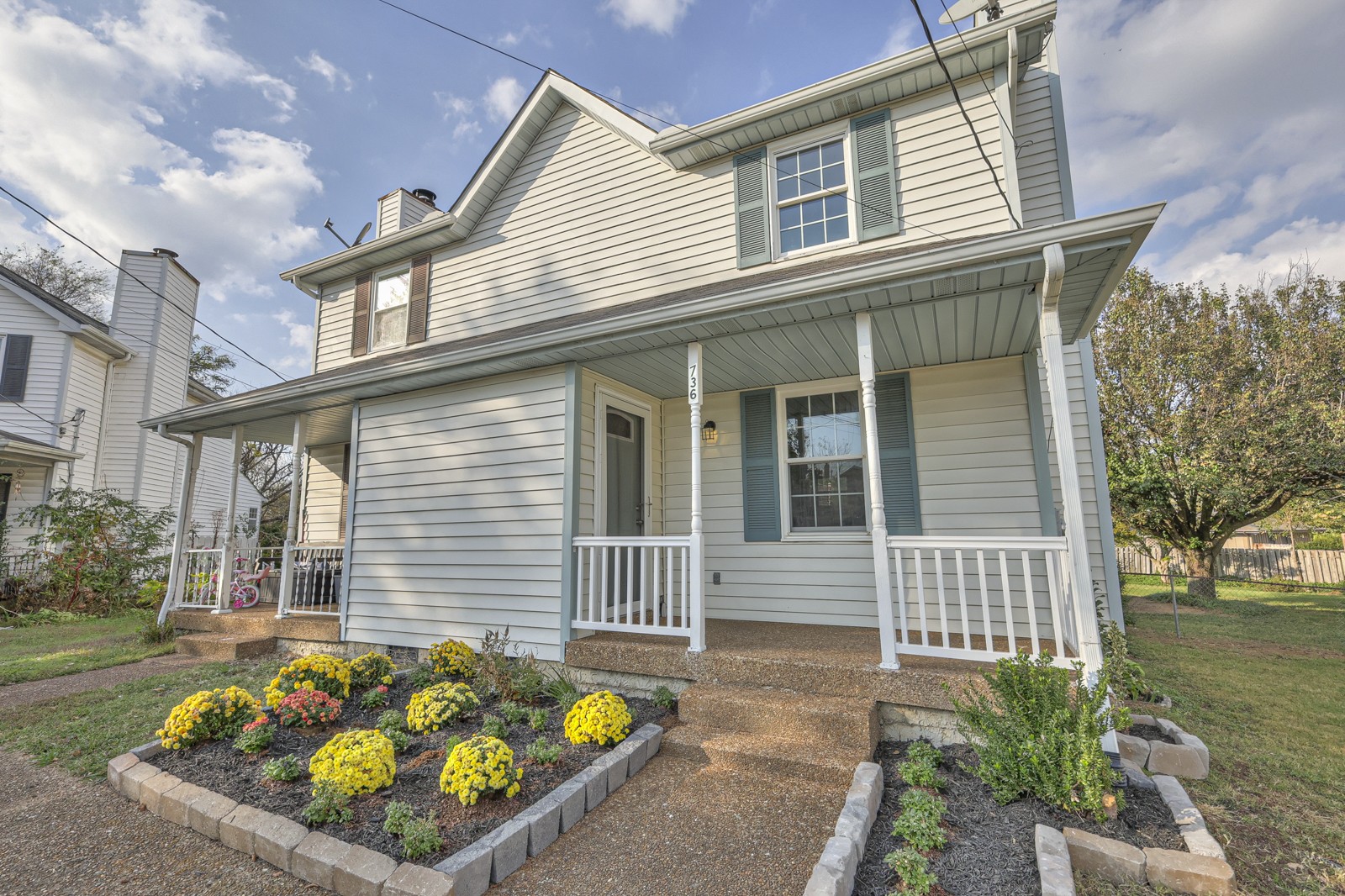 736 Ridgeview Ct