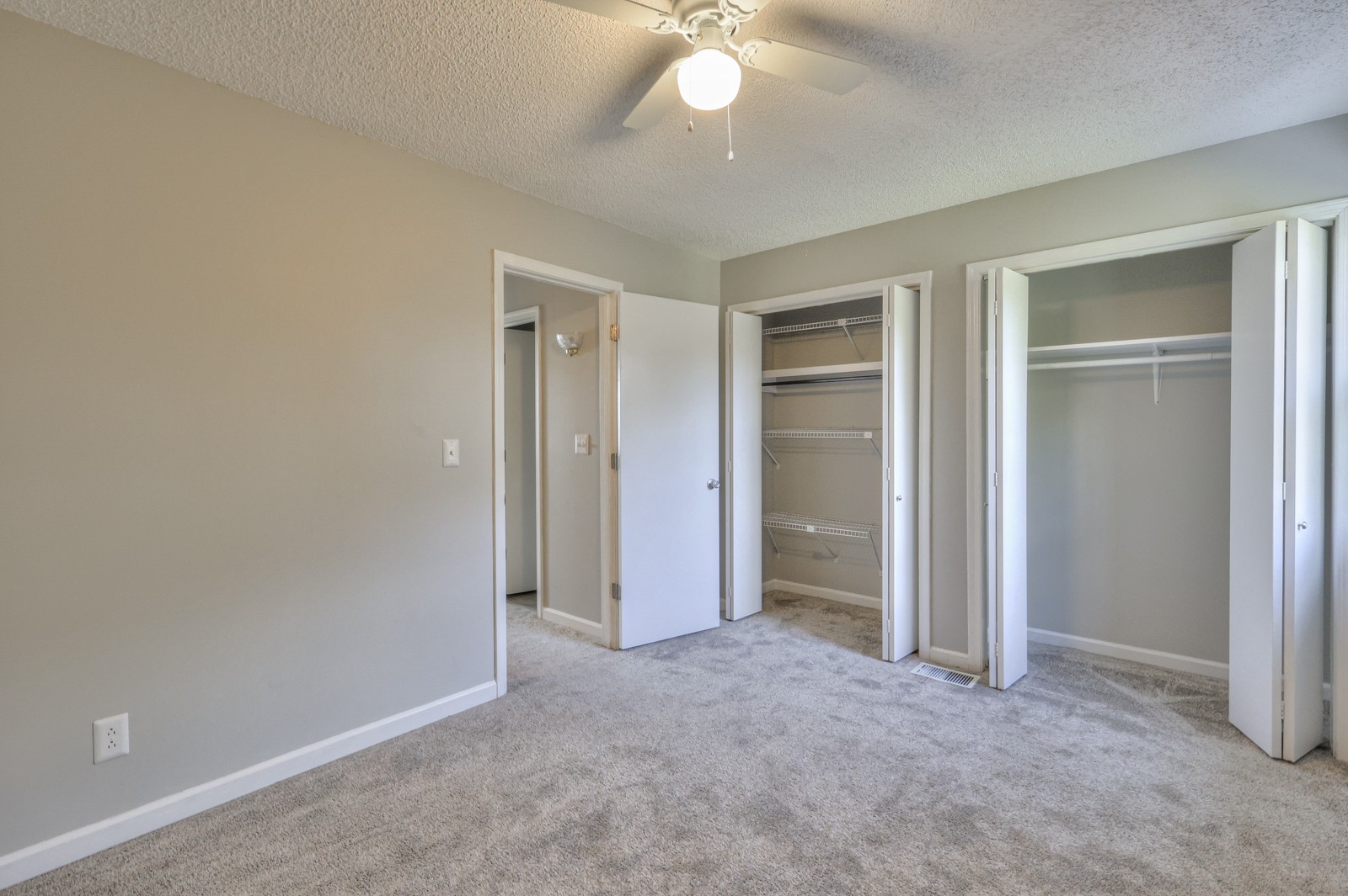 736 Ridgeview Ct