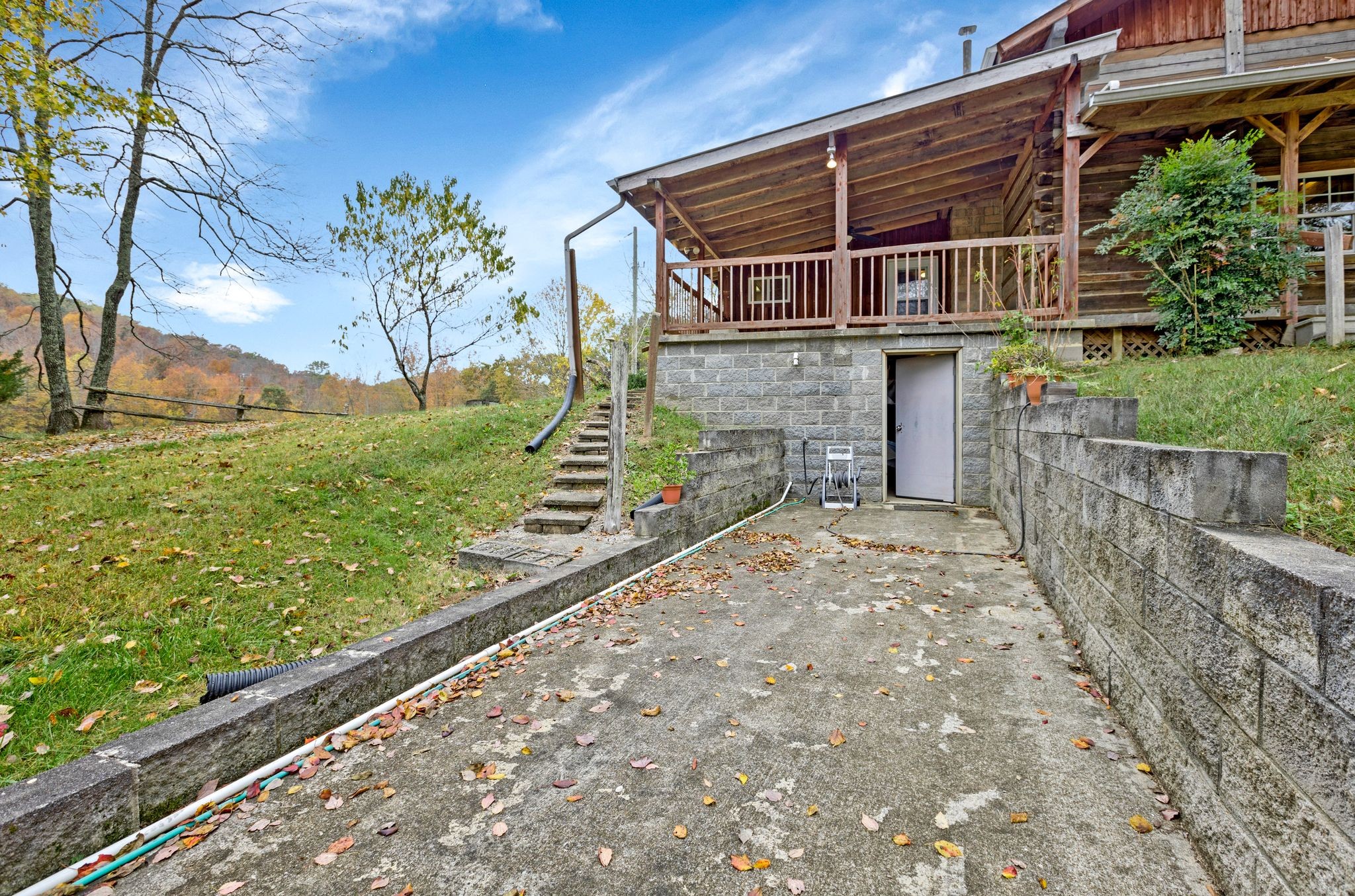 1608 Sweetwater Rd