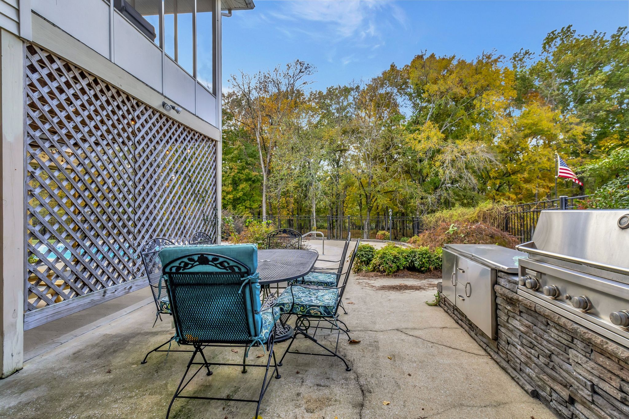 2240 Shannon Dr