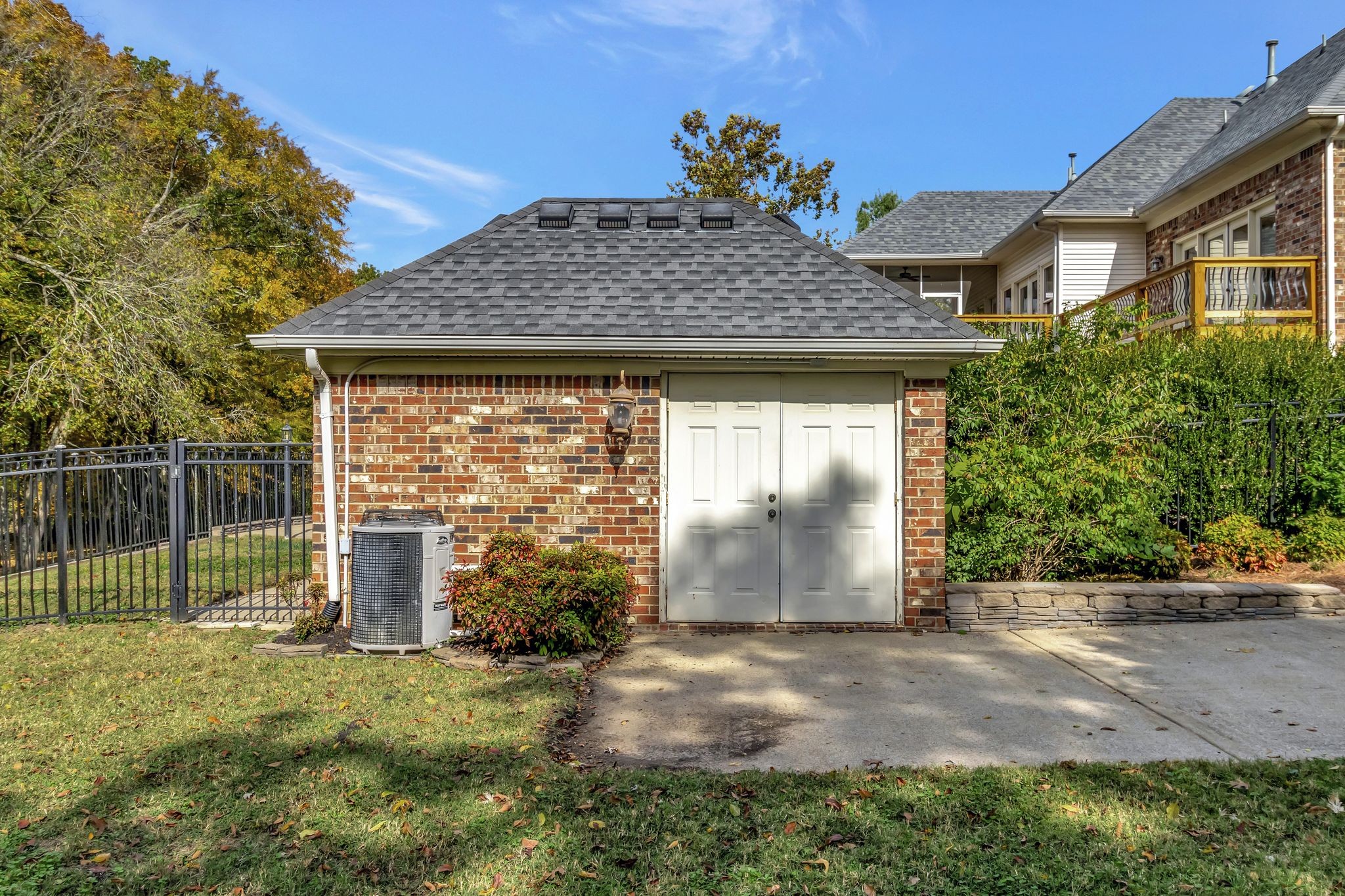 2240 Shannon Dr
