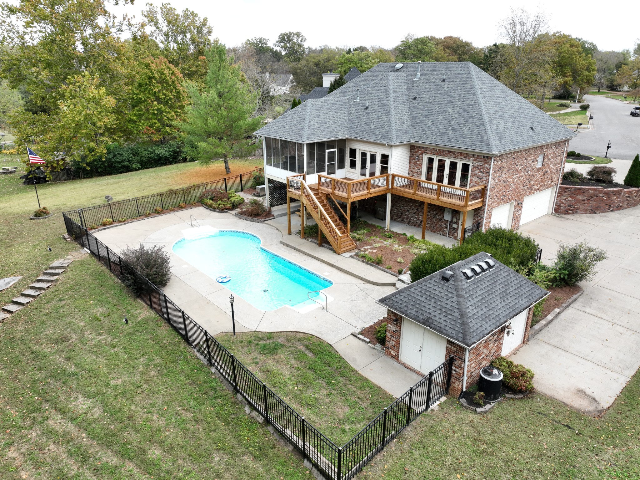 2240 Shannon Dr