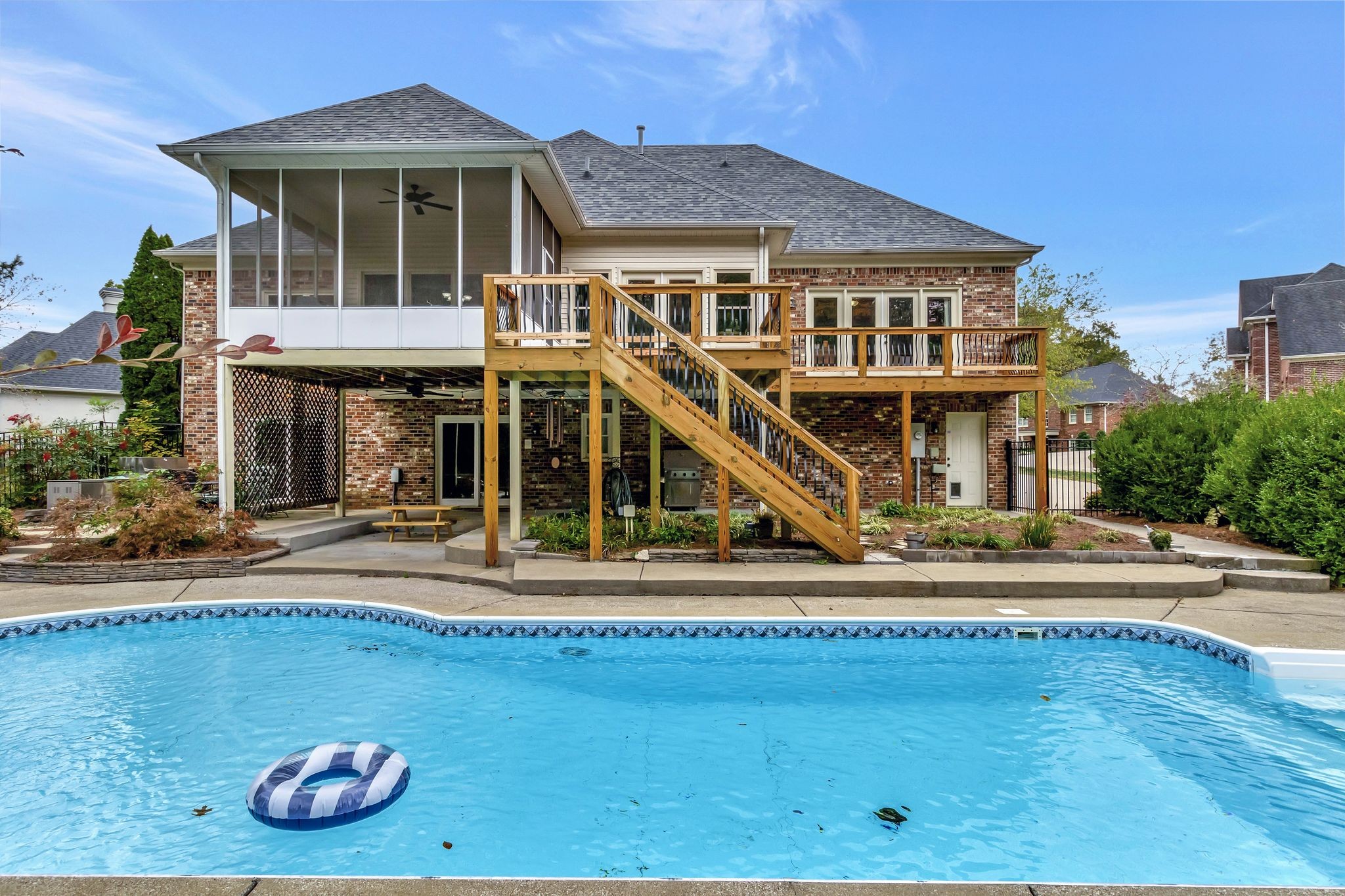2240 Shannon Dr