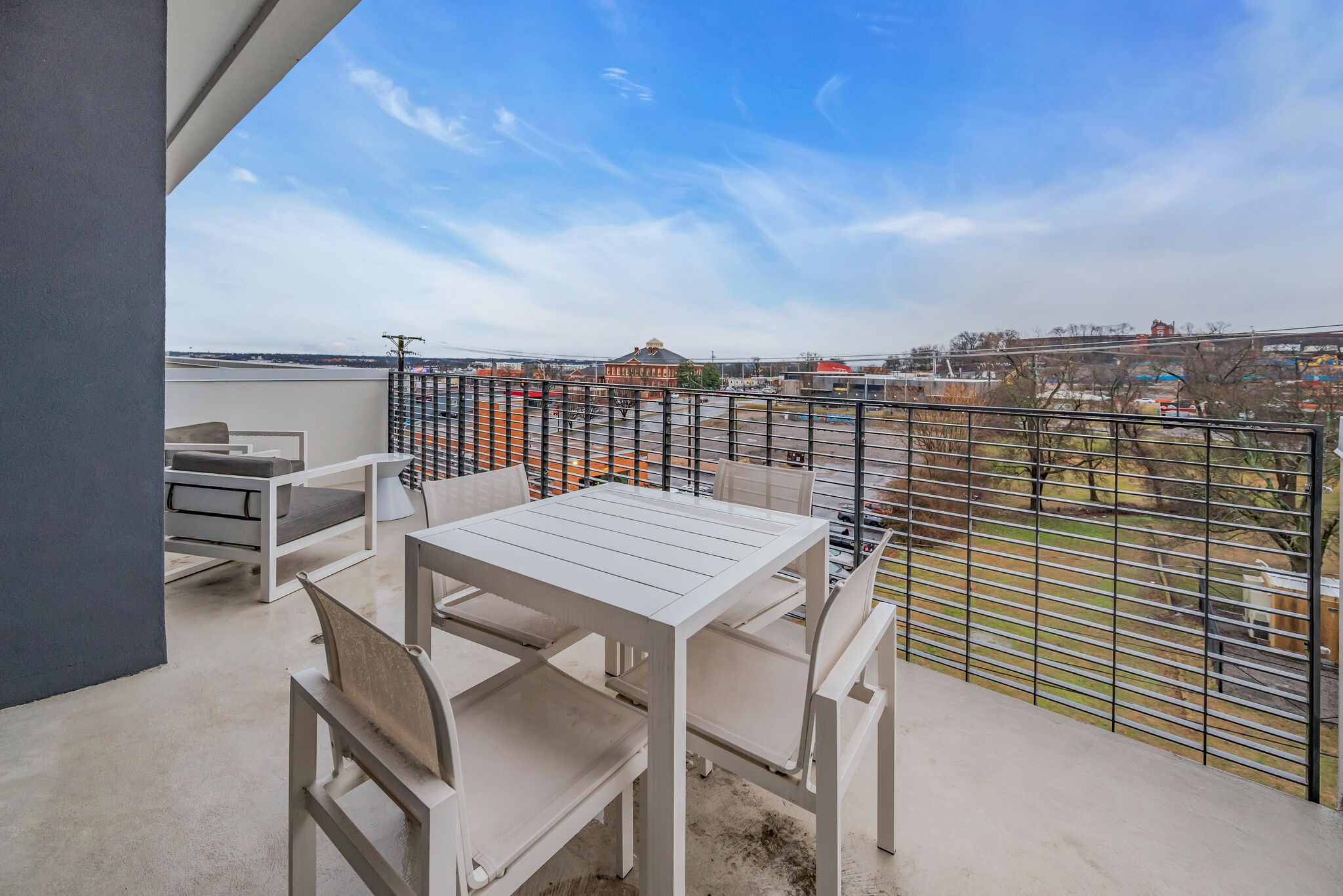 806 Olympic St Unit: 207