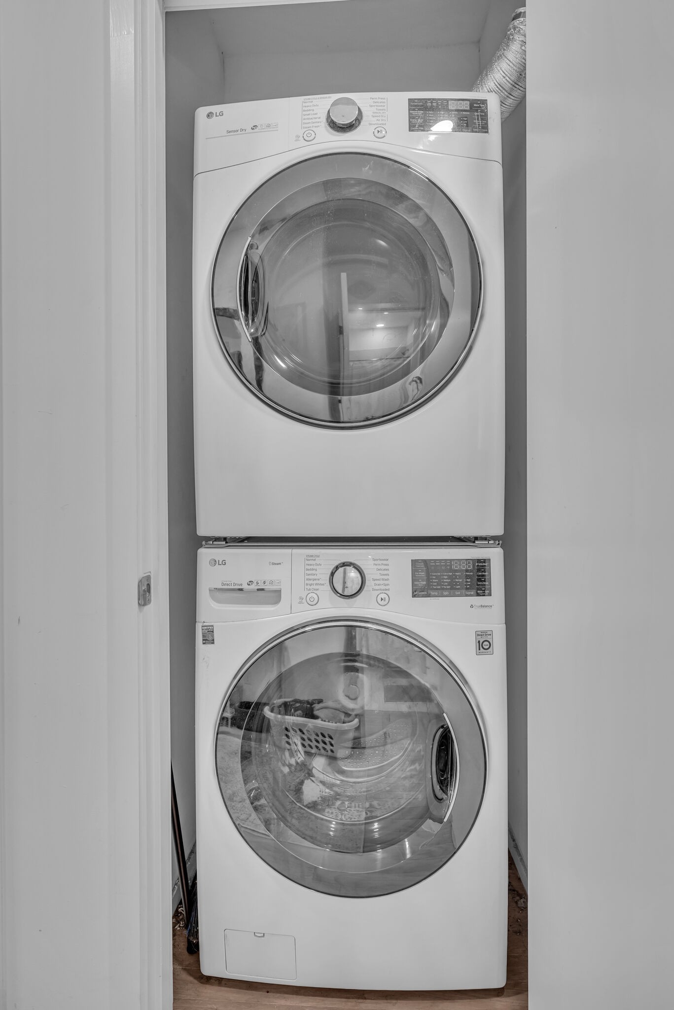 806 Olympic St Unit: 207