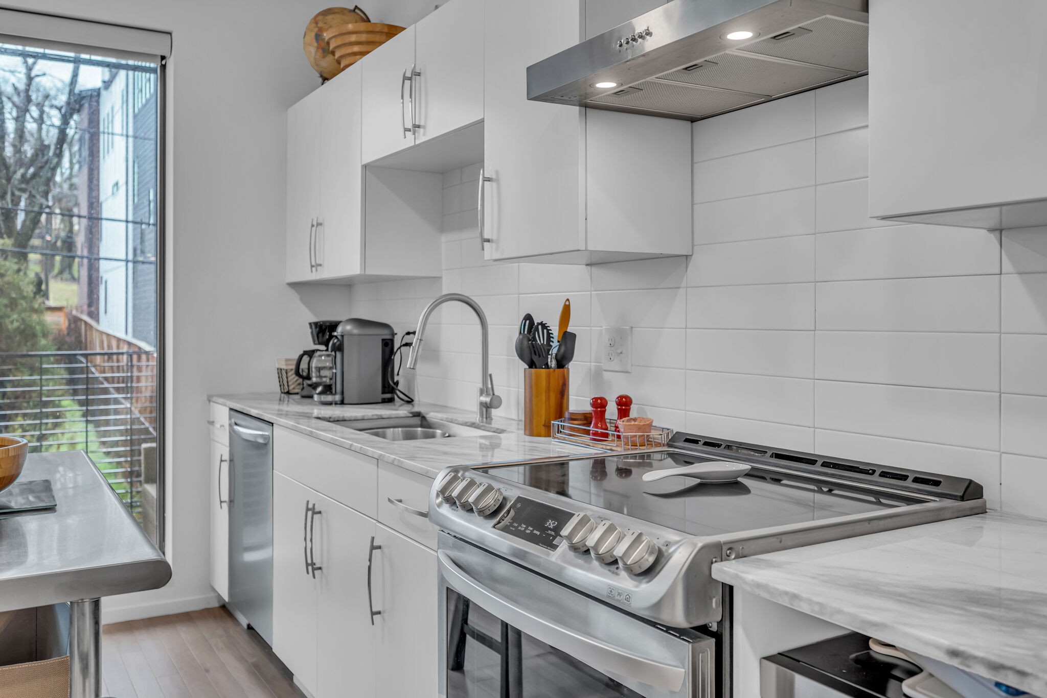 806 Olympic St Unit: 207