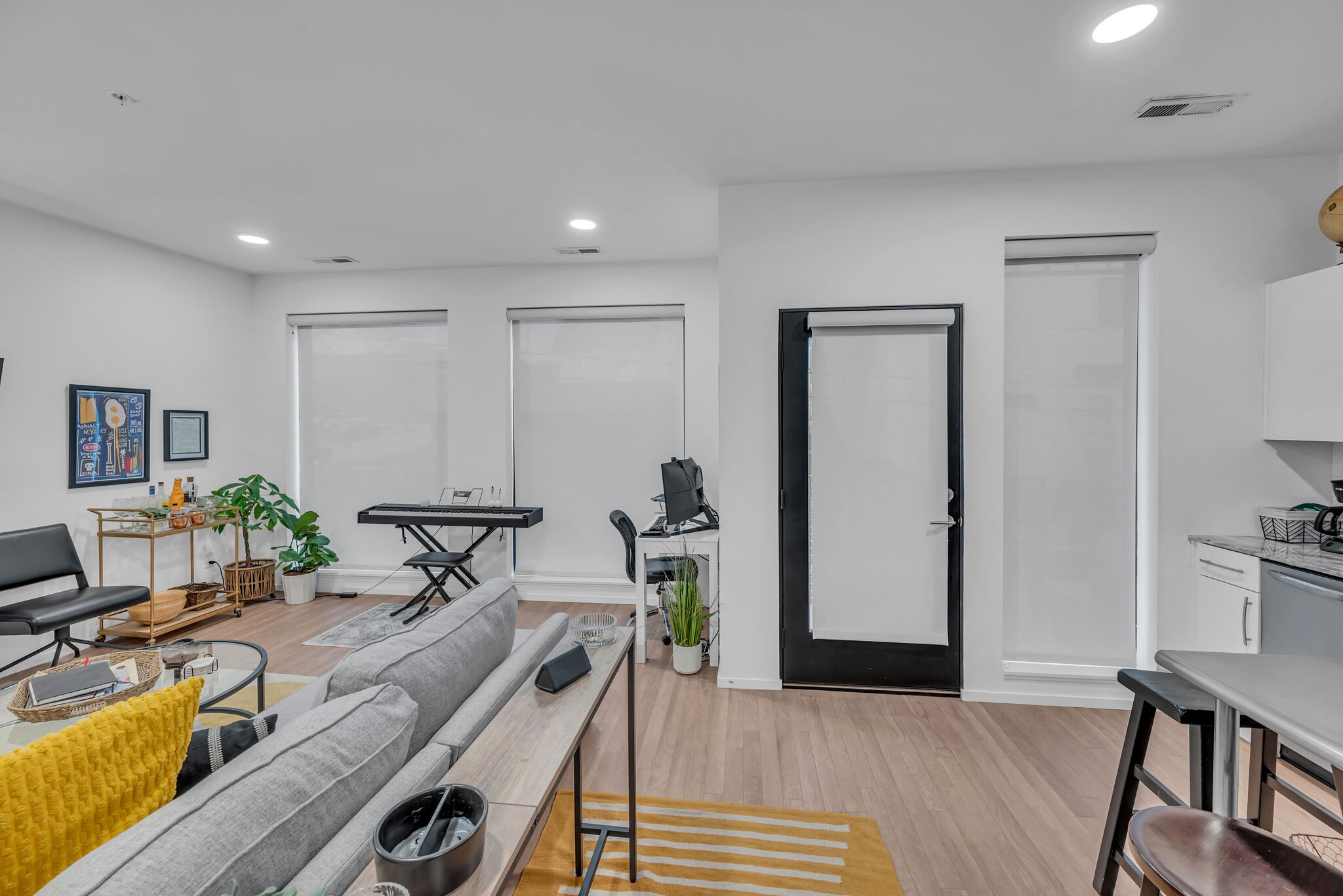 806 Olympic St Unit: 207