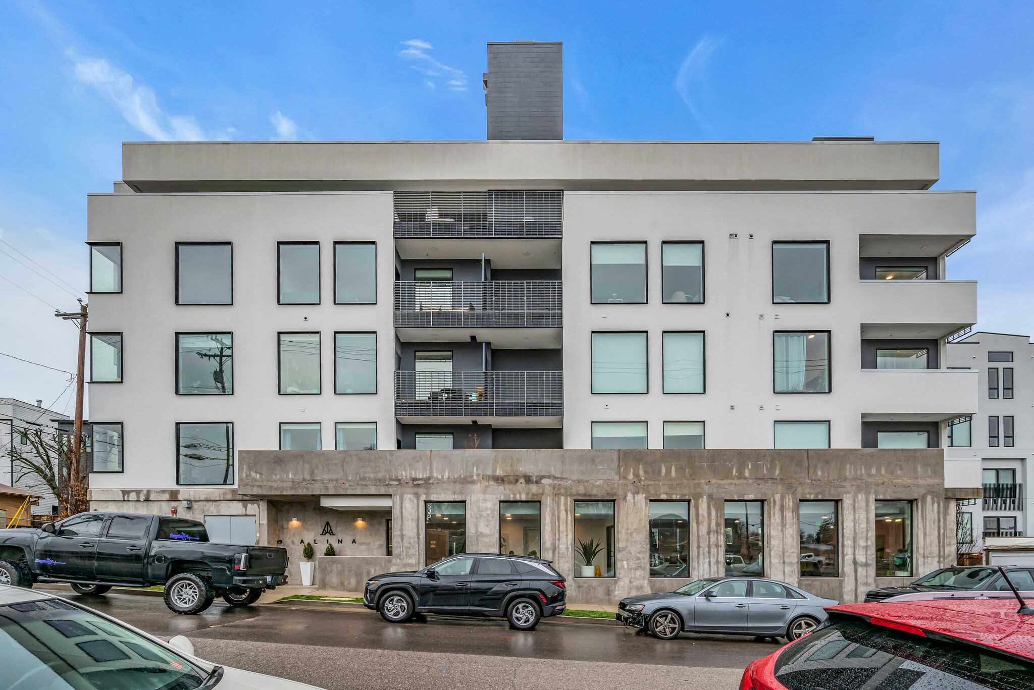 806 Olympic St Unit: 207