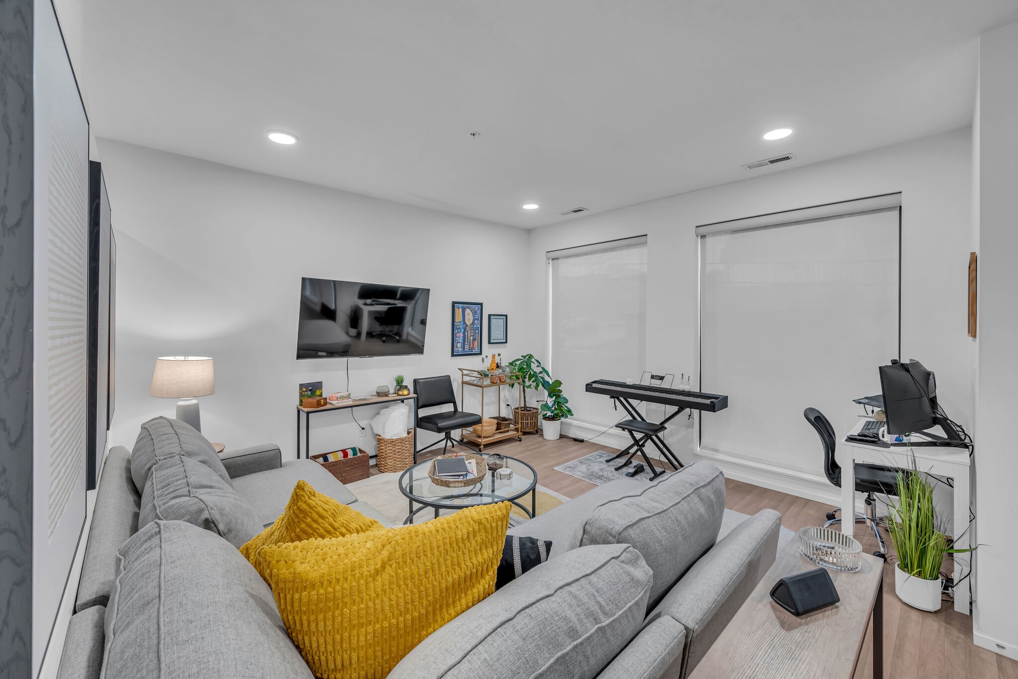 806 Olympic St Unit: 207