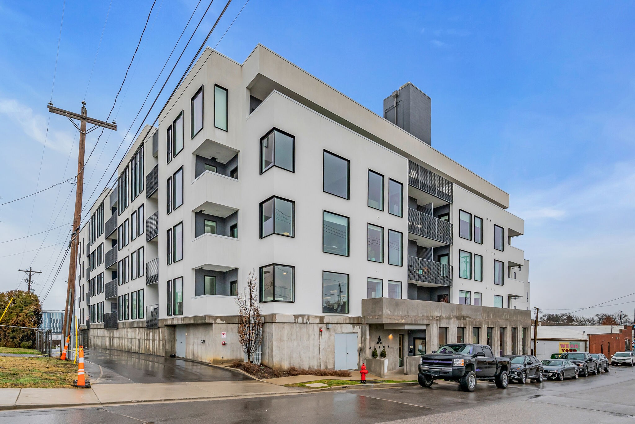 806 Olympic St Unit: 207