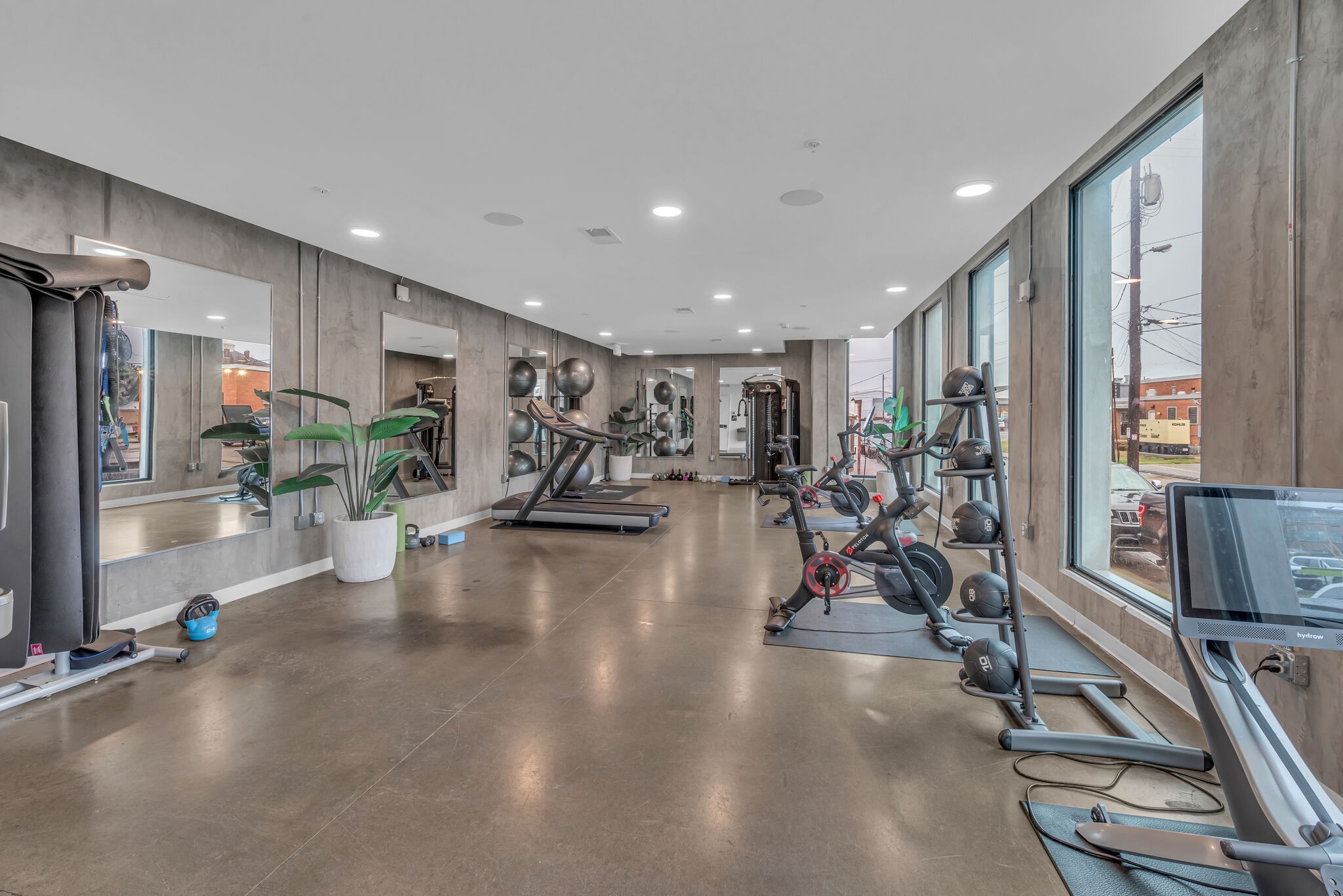 806 Olympic St Unit: 207