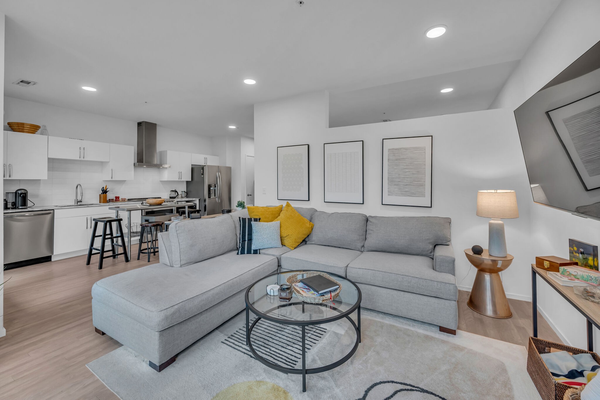 806 Olympic St Unit: 207