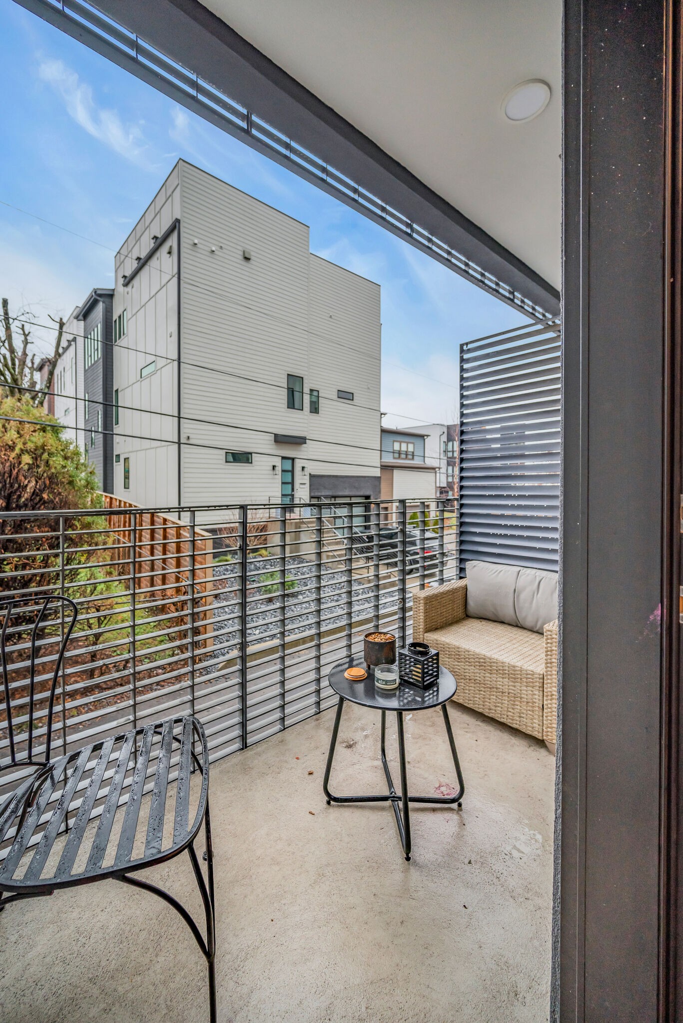 806 Olympic St Unit: 207