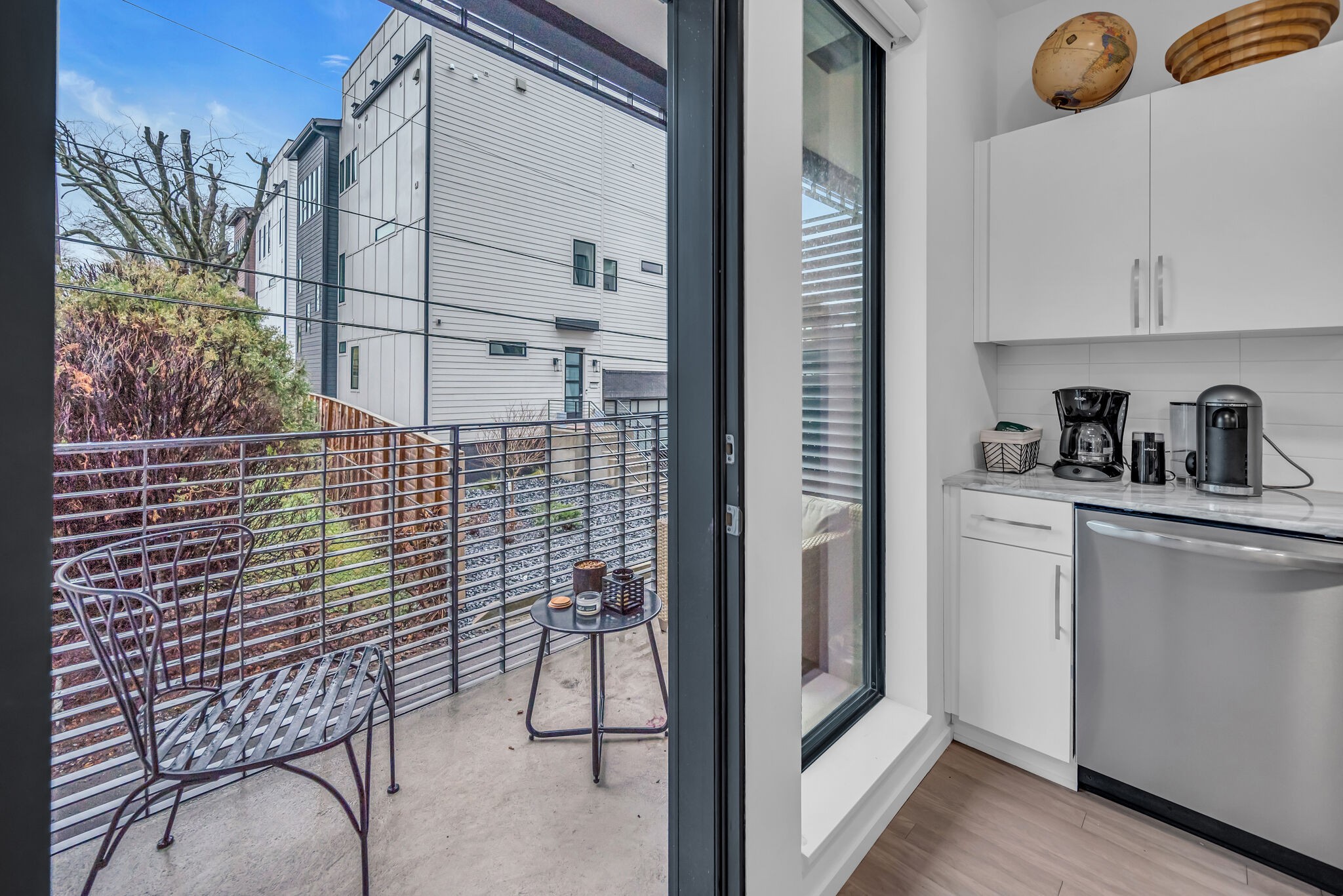 806 Olympic St Unit: 207