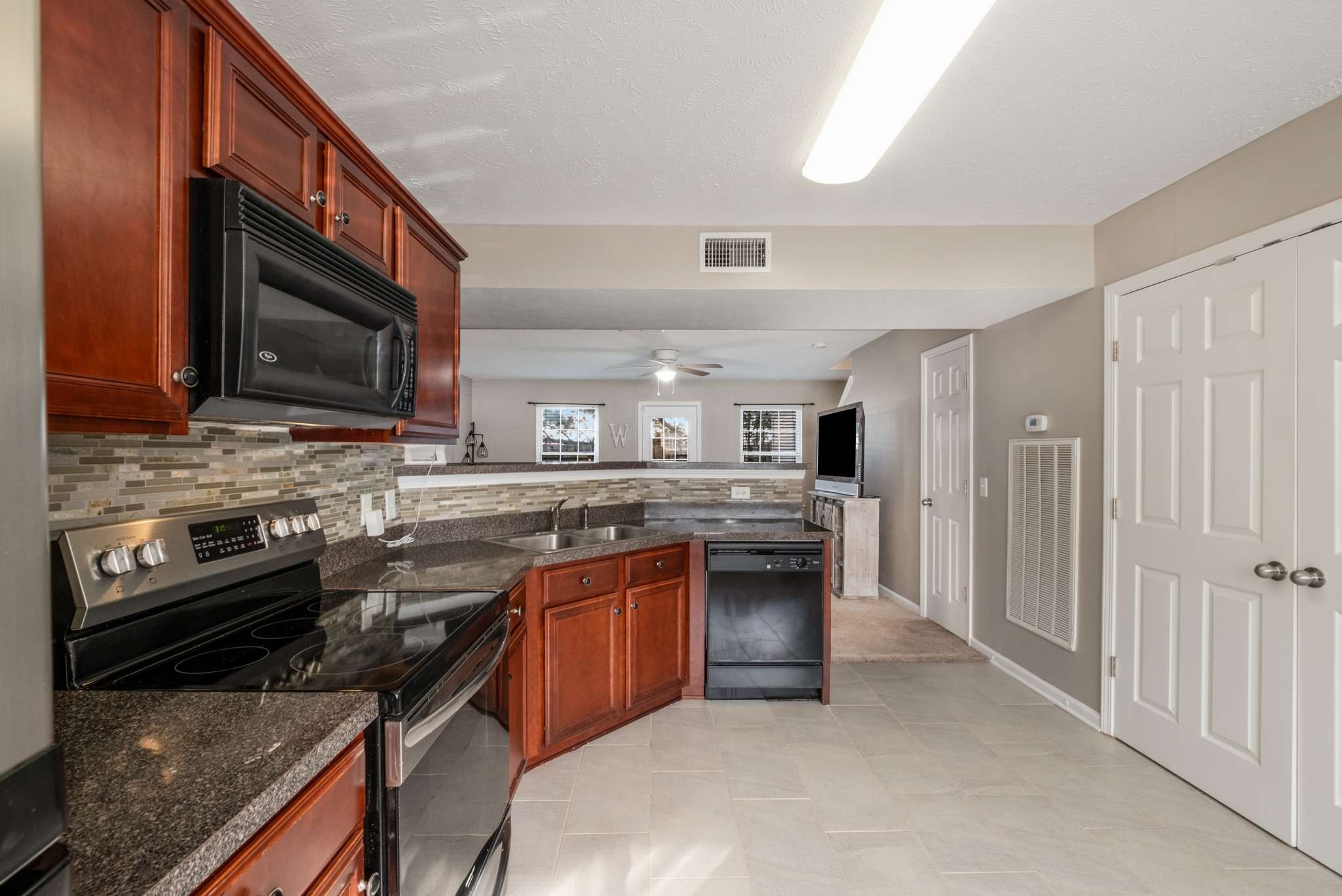 102 Wolverine Ct