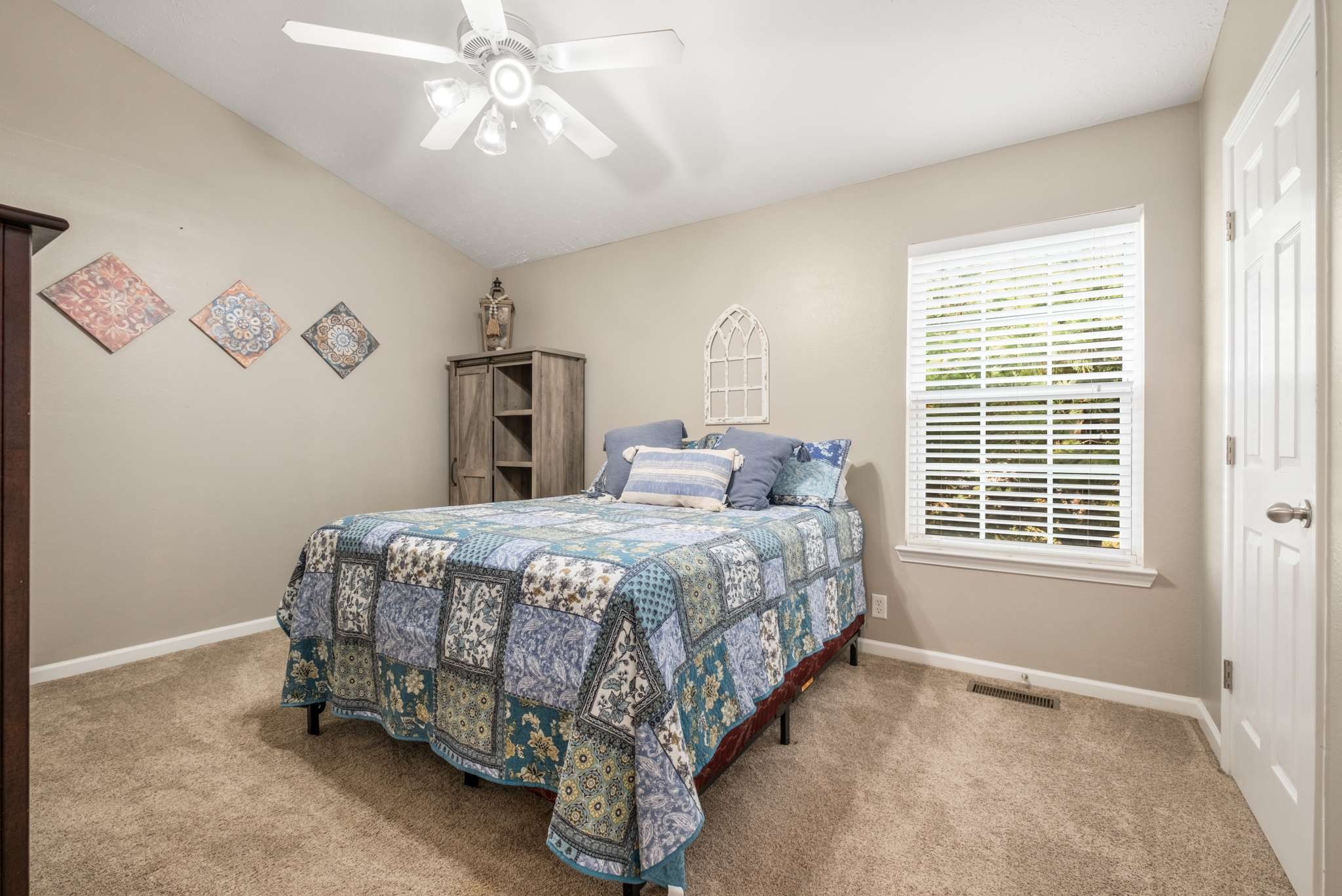 102 Wolverine Ct