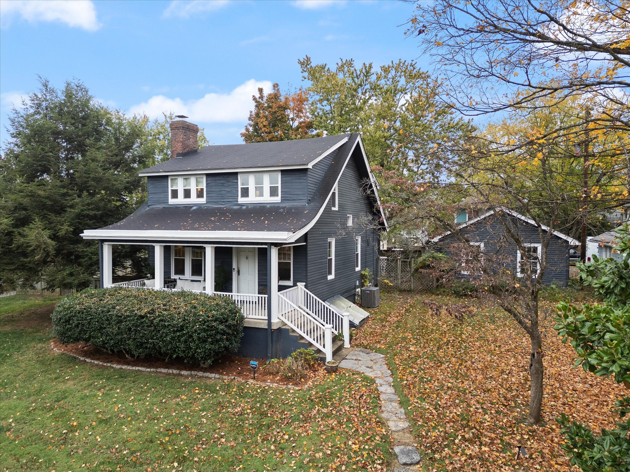 1204 Riverside Rd