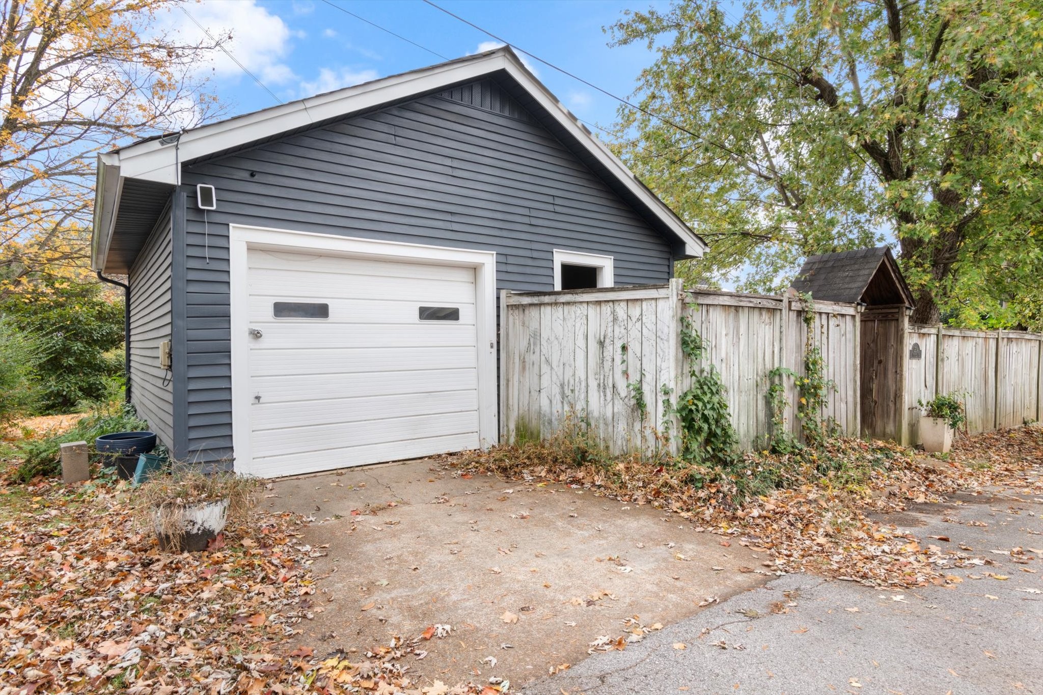 1204 Riverside Rd
